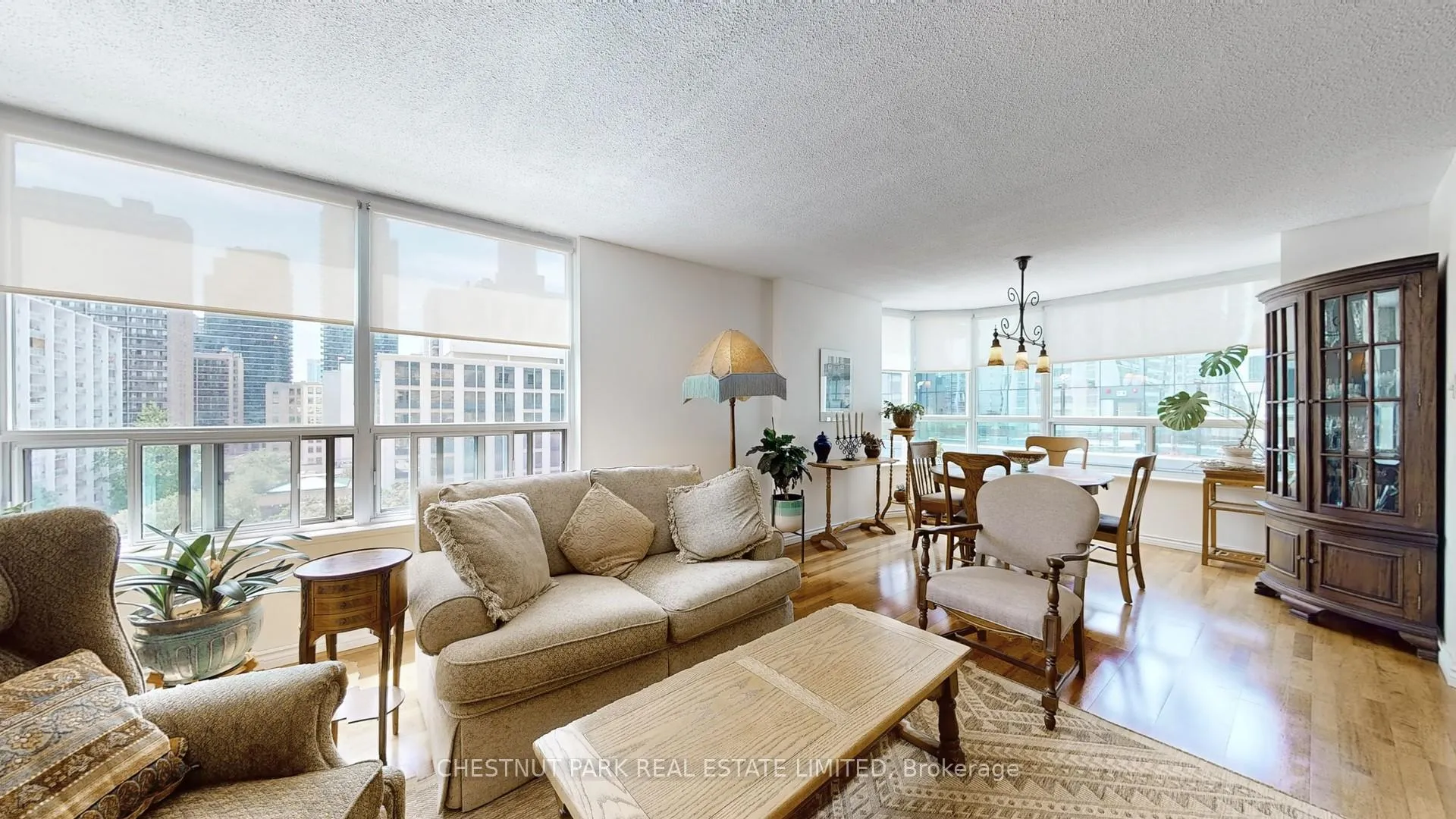 Photo 3 of Unit 810, 25 Maitland Street, Toronto, Church-Yonge Corridor — HOMEH