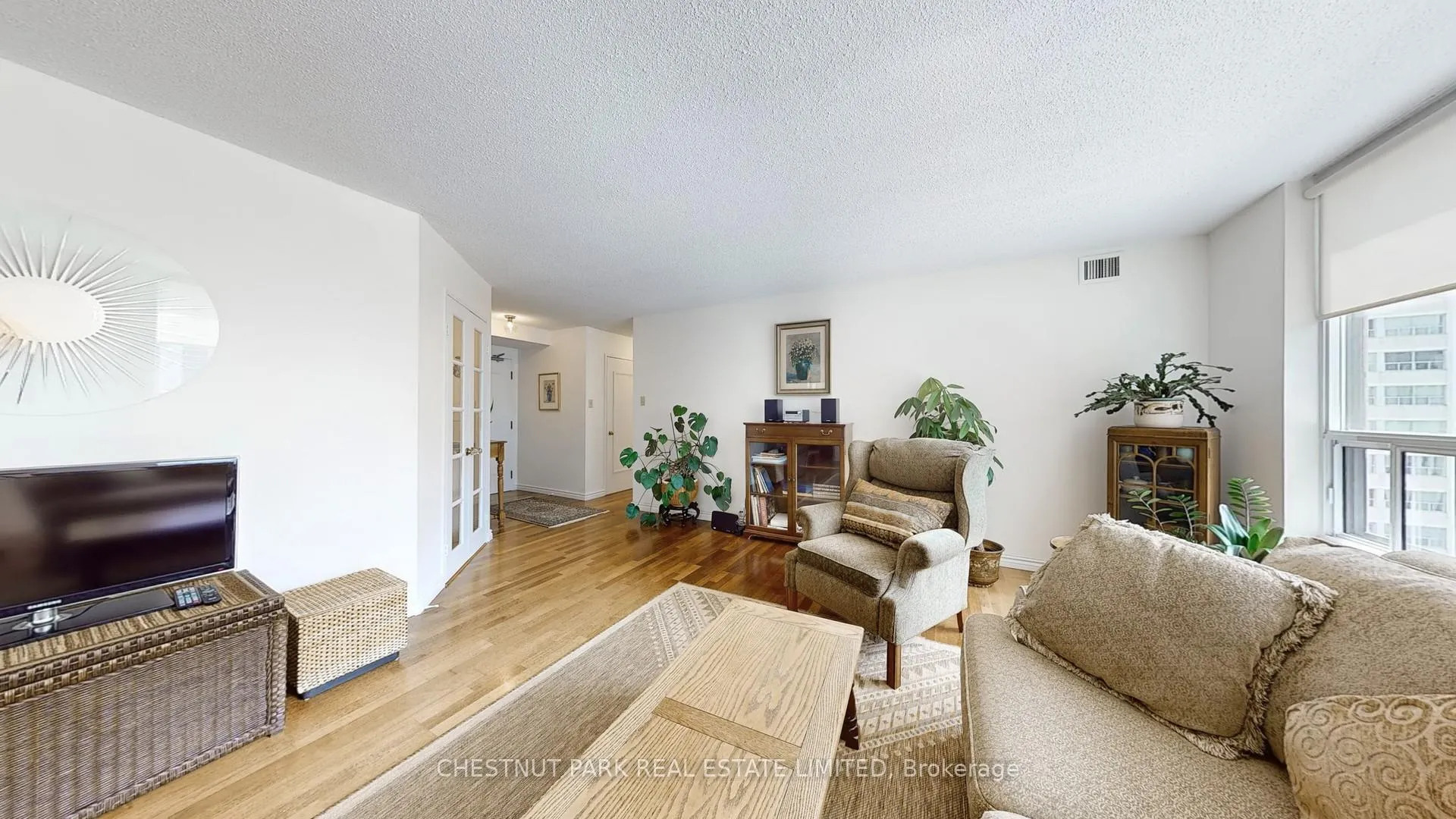 Photo 4 of Unit 810, 25 Maitland Street, Toronto, Church-Yonge Corridor — HOMEH