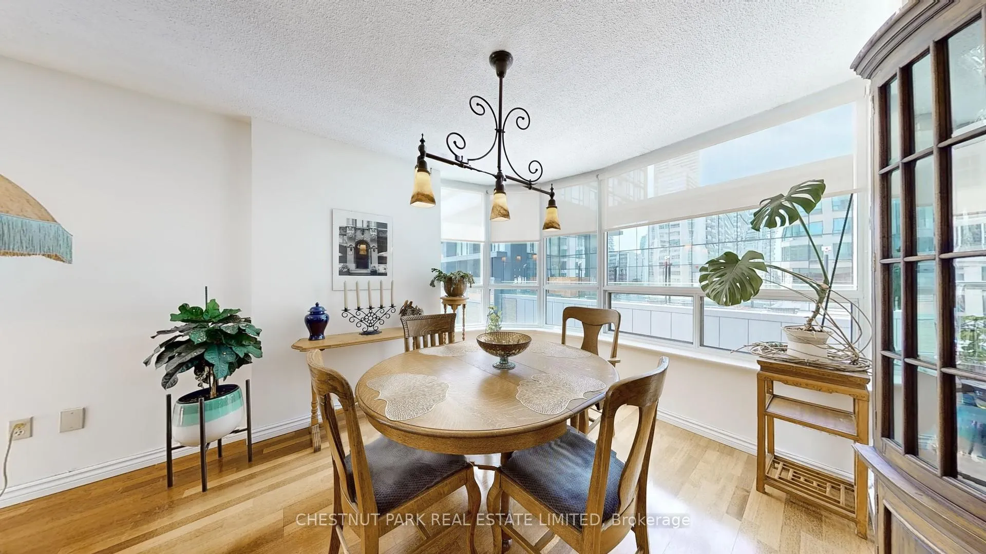 Photo 7 of Unit 810, 25 Maitland Street, Toronto, Church-Yonge Corridor — HOMEH