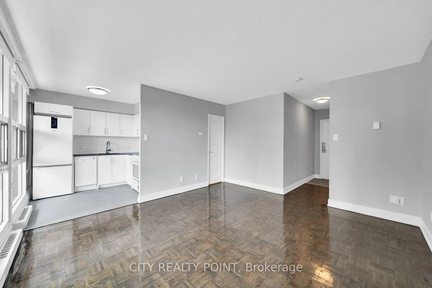 Front of Unit 2503, 33 Isabella Street