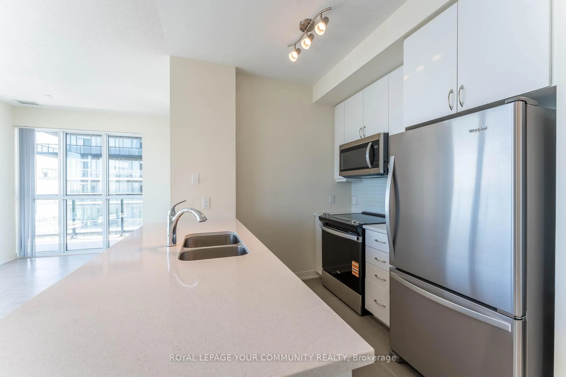 Photo 6 of Unit 4205, 38 Annie Craig Drive, Etobicoke, Mimico — HOMEH