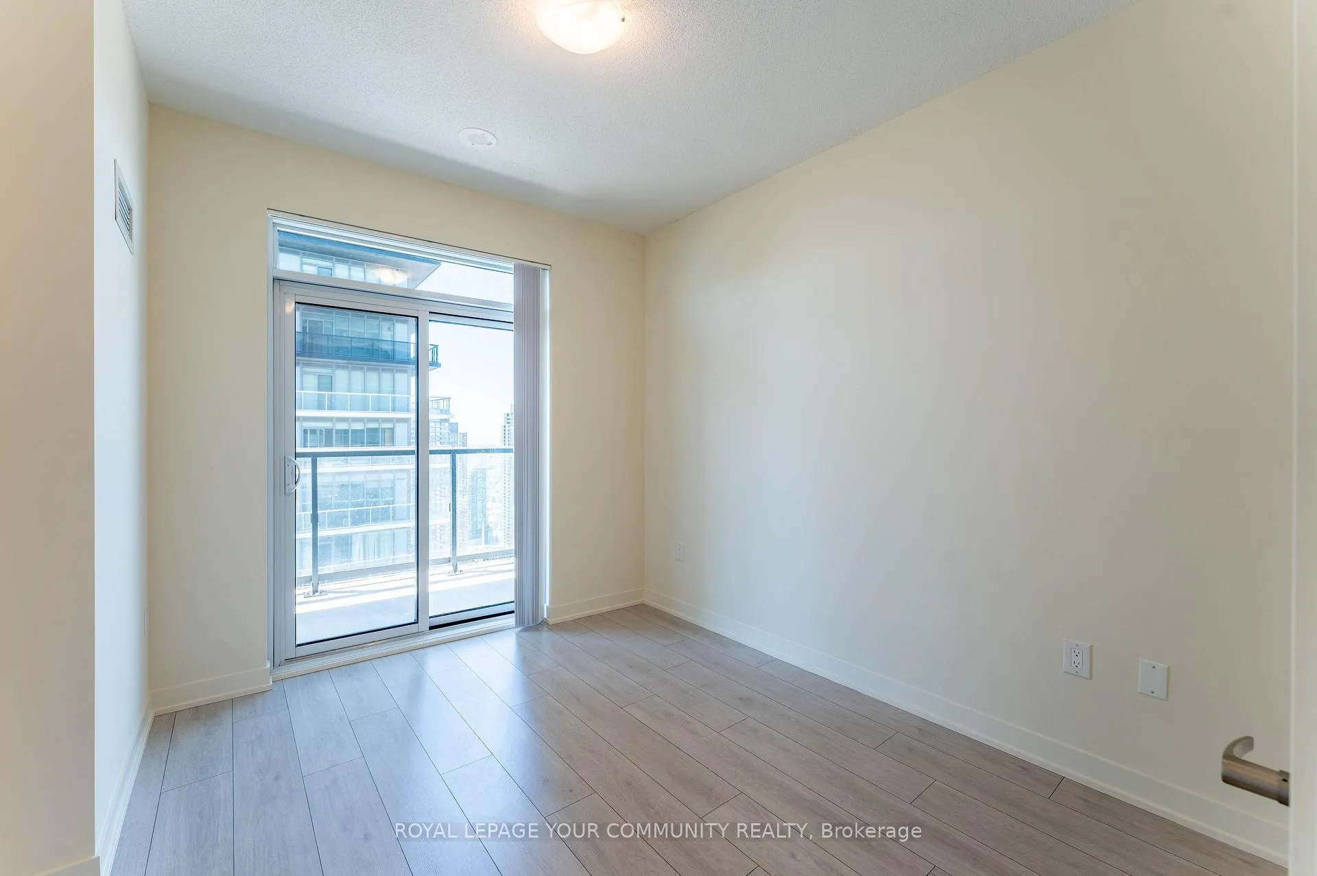 Photo 11 of Unit 4205, 38 Annie Craig Drive, Etobicoke, Mimico — HOMEH