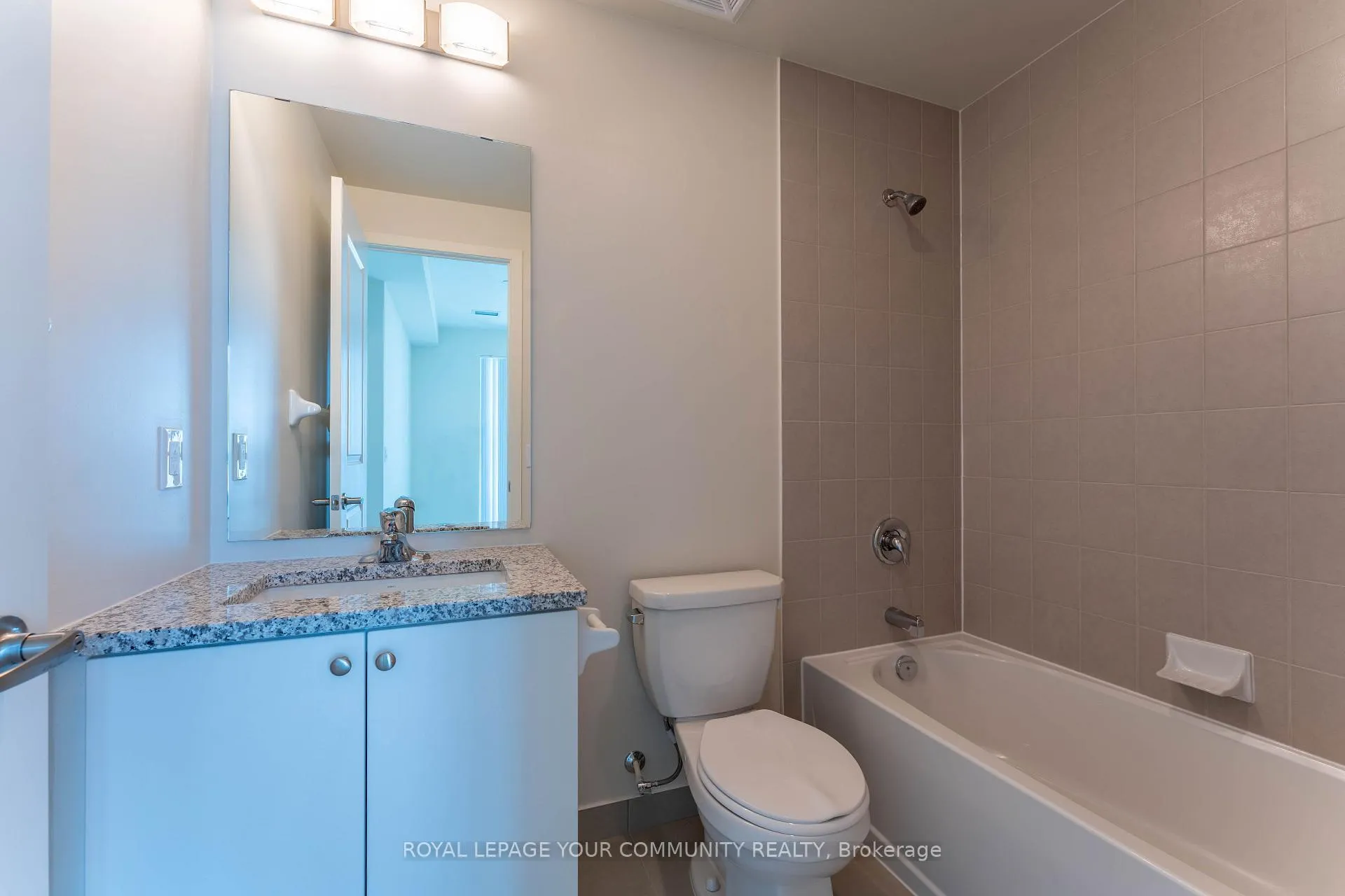 Photo 16 of Unit 4205, 38 Annie Craig Drive, Etobicoke, Mimico — HOMEH