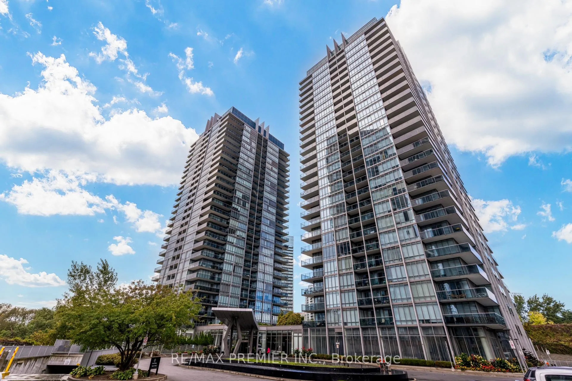Front of Unit 1512, 88 Park Lawn Road