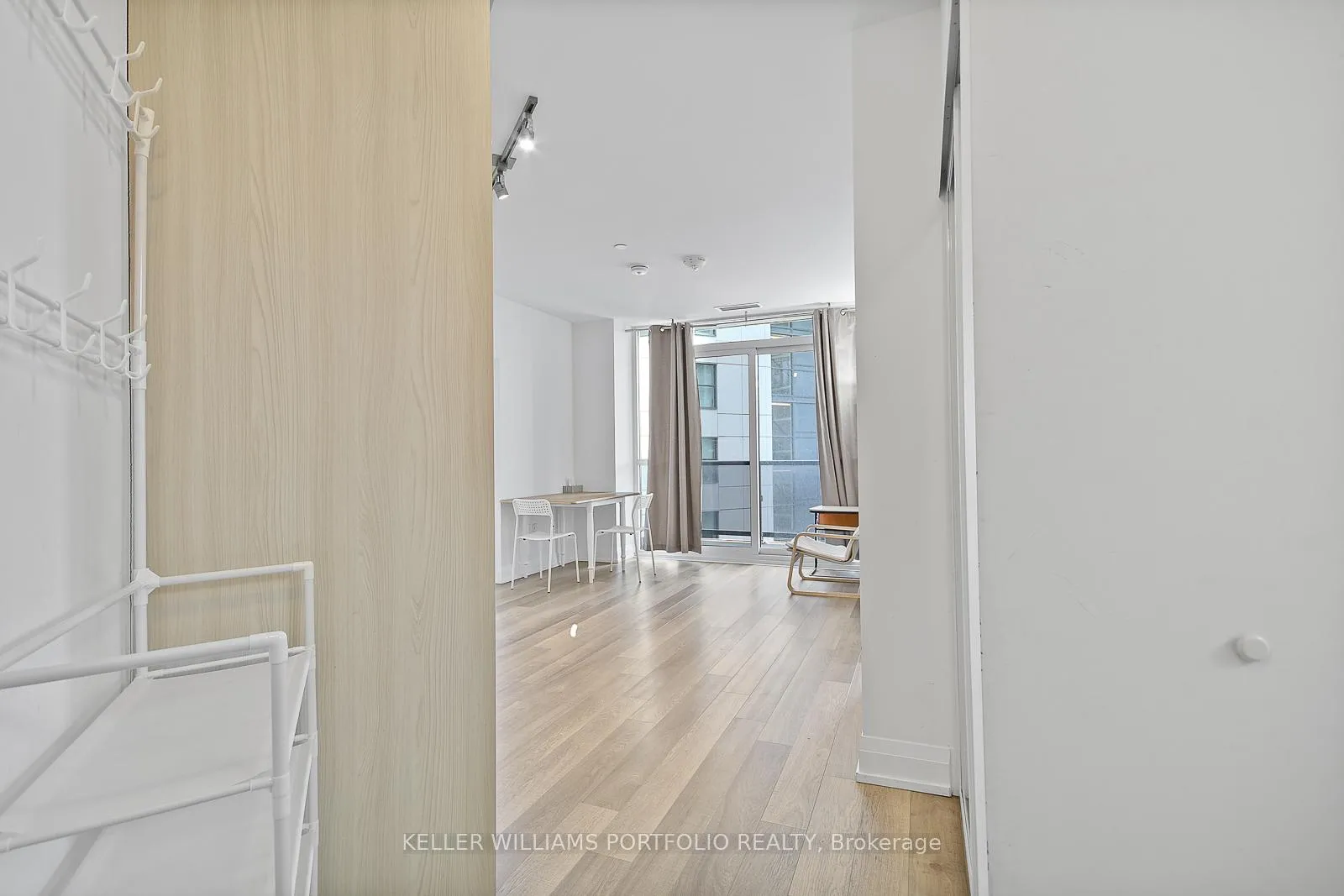 Photo 2 of Unit 902, 77 Mutual Street, Toronto, Church-Yonge Corridor — HOMEH
