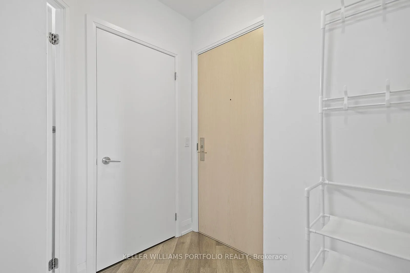 Photo 3 of Unit 902, 77 Mutual Street, Toronto, Church-Yonge Corridor — HOMEH