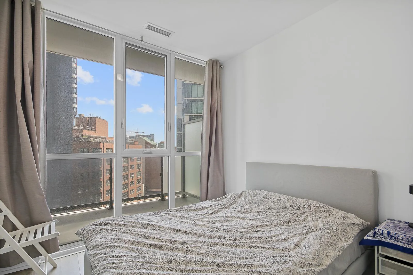 Photo 14 of Unit 902, 77 Mutual Street, Toronto, Church-Yonge Corridor — HOMEH