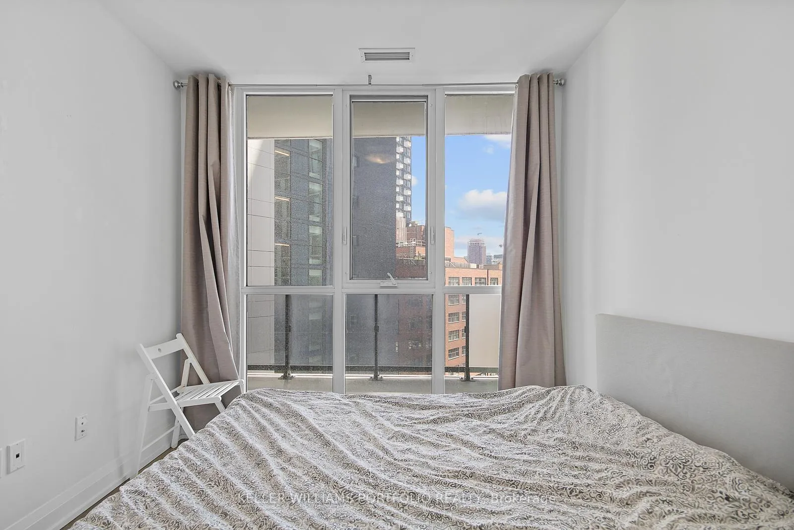 Photo 16 of Unit 902, 77 Mutual Street, Toronto, Church-Yonge Corridor — HOMEH
