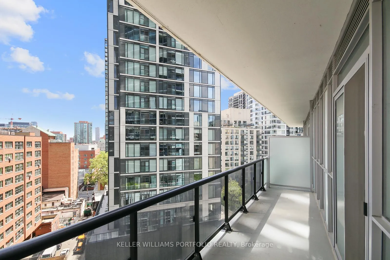 Photo 18 of Unit 902, 77 Mutual Street, Toronto, Church-Yonge Corridor — HOMEH