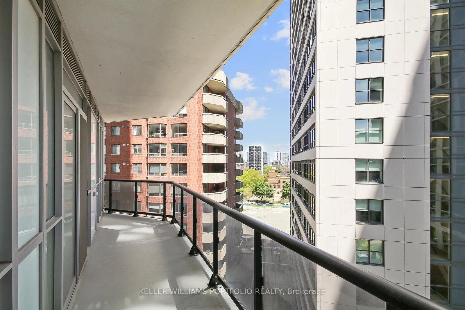 Photo 19 of Unit 902, 77 Mutual Street, Toronto, Church-Yonge Corridor — HOMEH