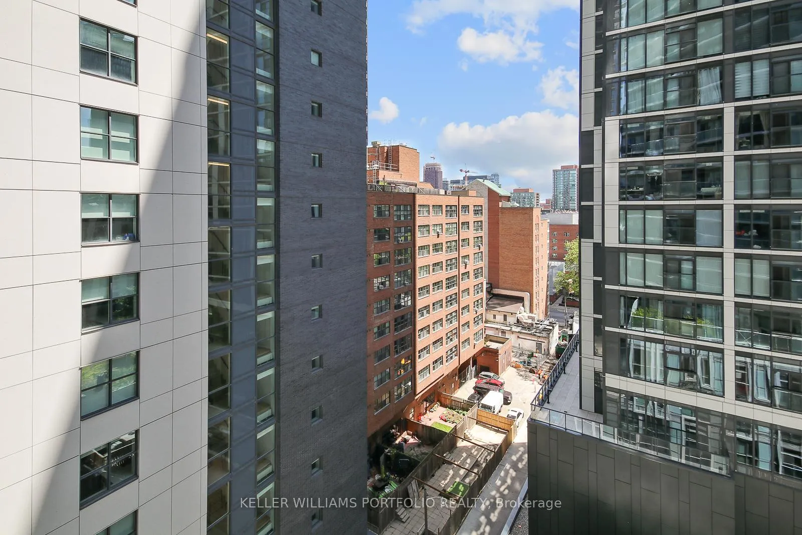 Photo 20 of Unit 902, 77 Mutual Street, Toronto, Church-Yonge Corridor — HOMEH