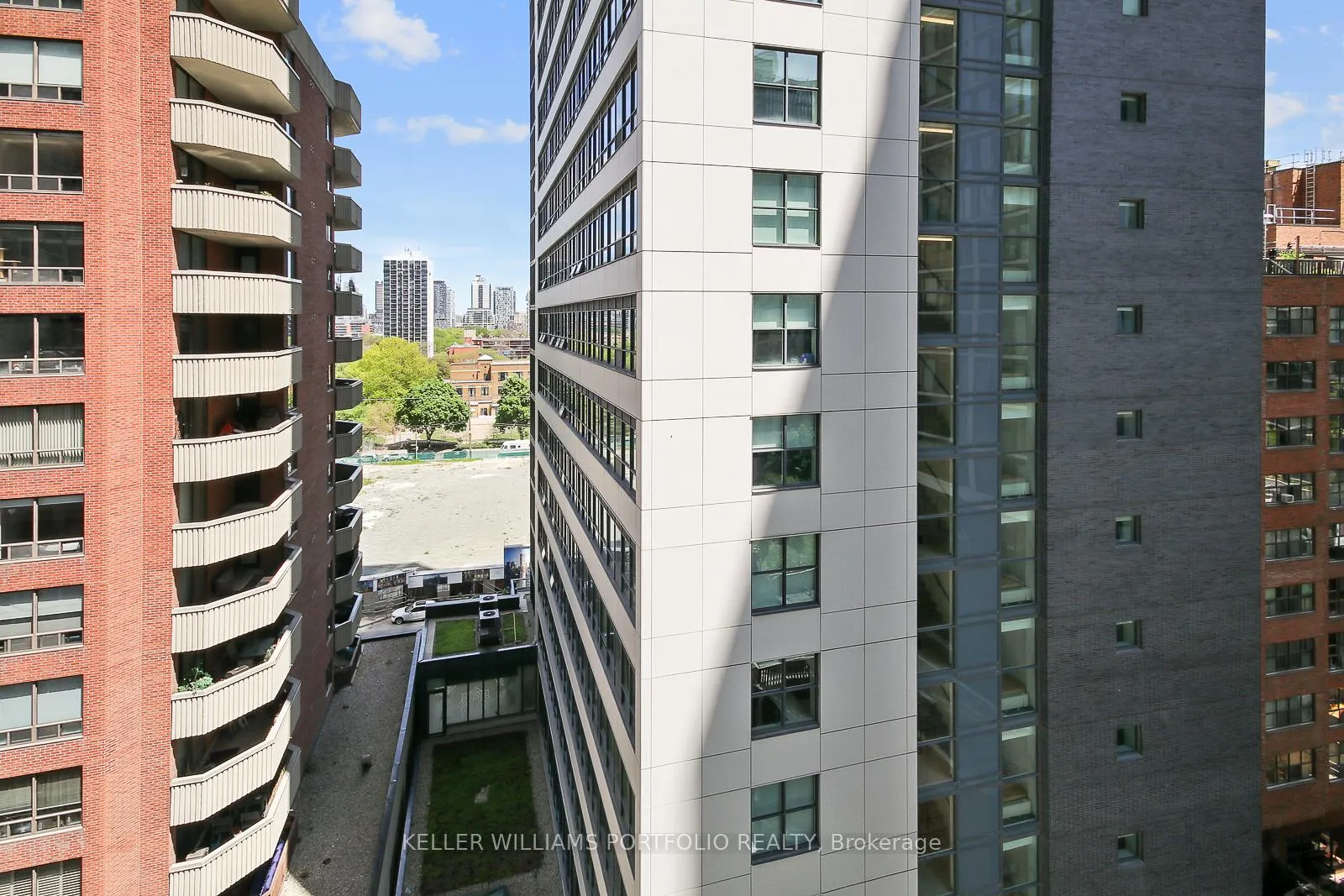 Photo 21 of Unit 902, 77 Mutual Street, Toronto, Church-Yonge Corridor — HOMEH