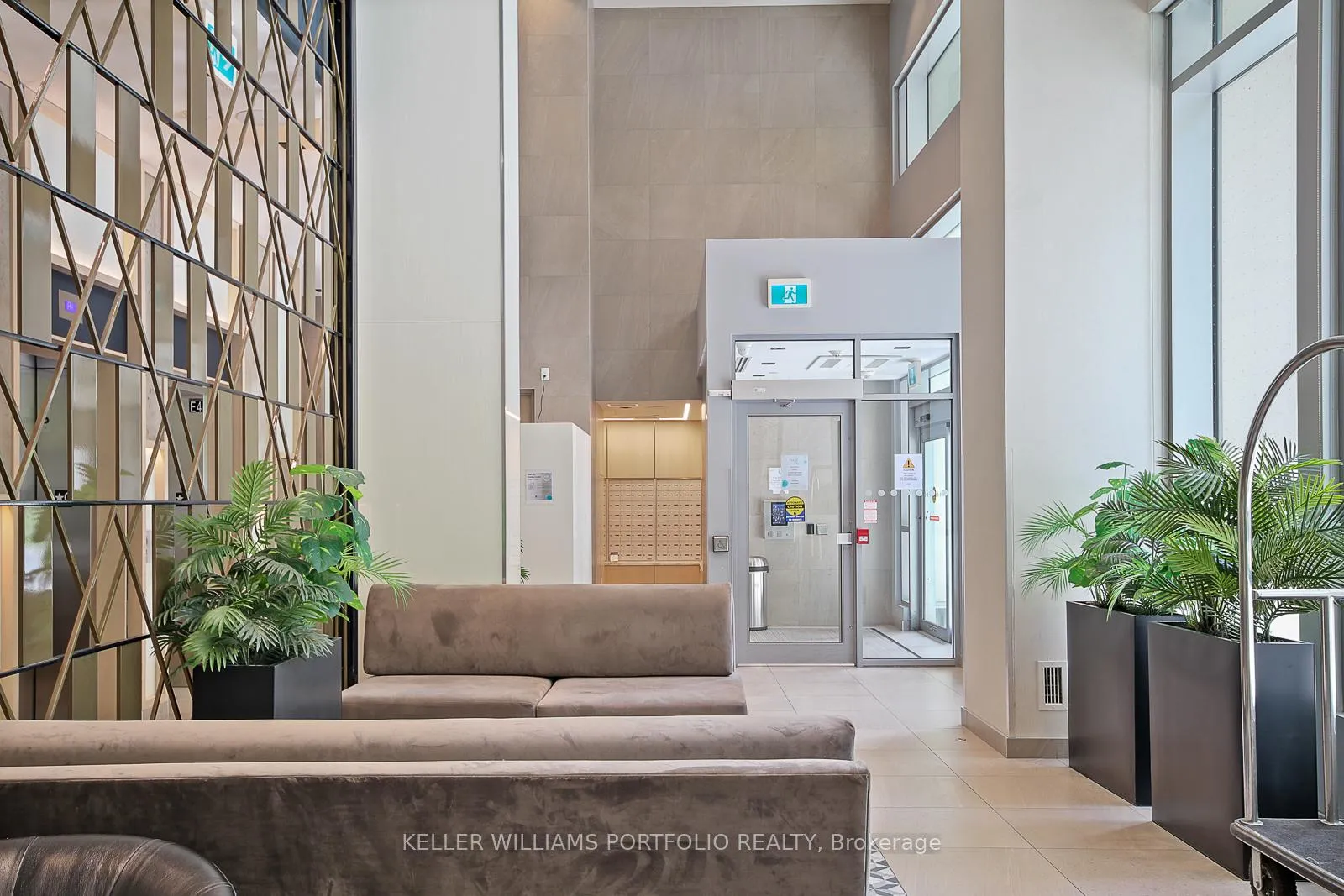 Photo 22 of Unit 902, 77 Mutual Street, Toronto, Church-Yonge Corridor — HOMEH