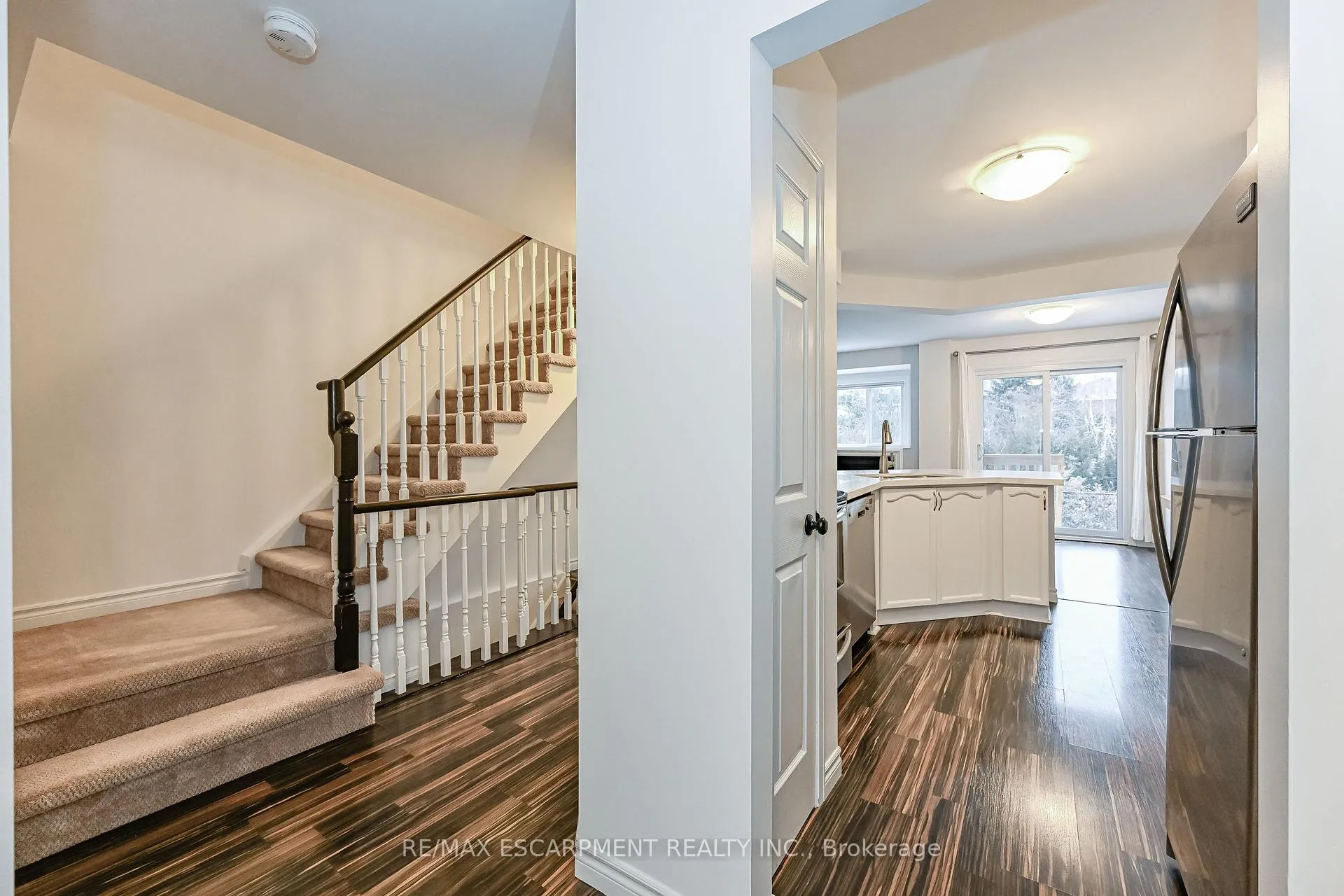 Photo 4 of Unit 12, 75 Ryan's Way, Hamilton, Waterdown — HOMEH
