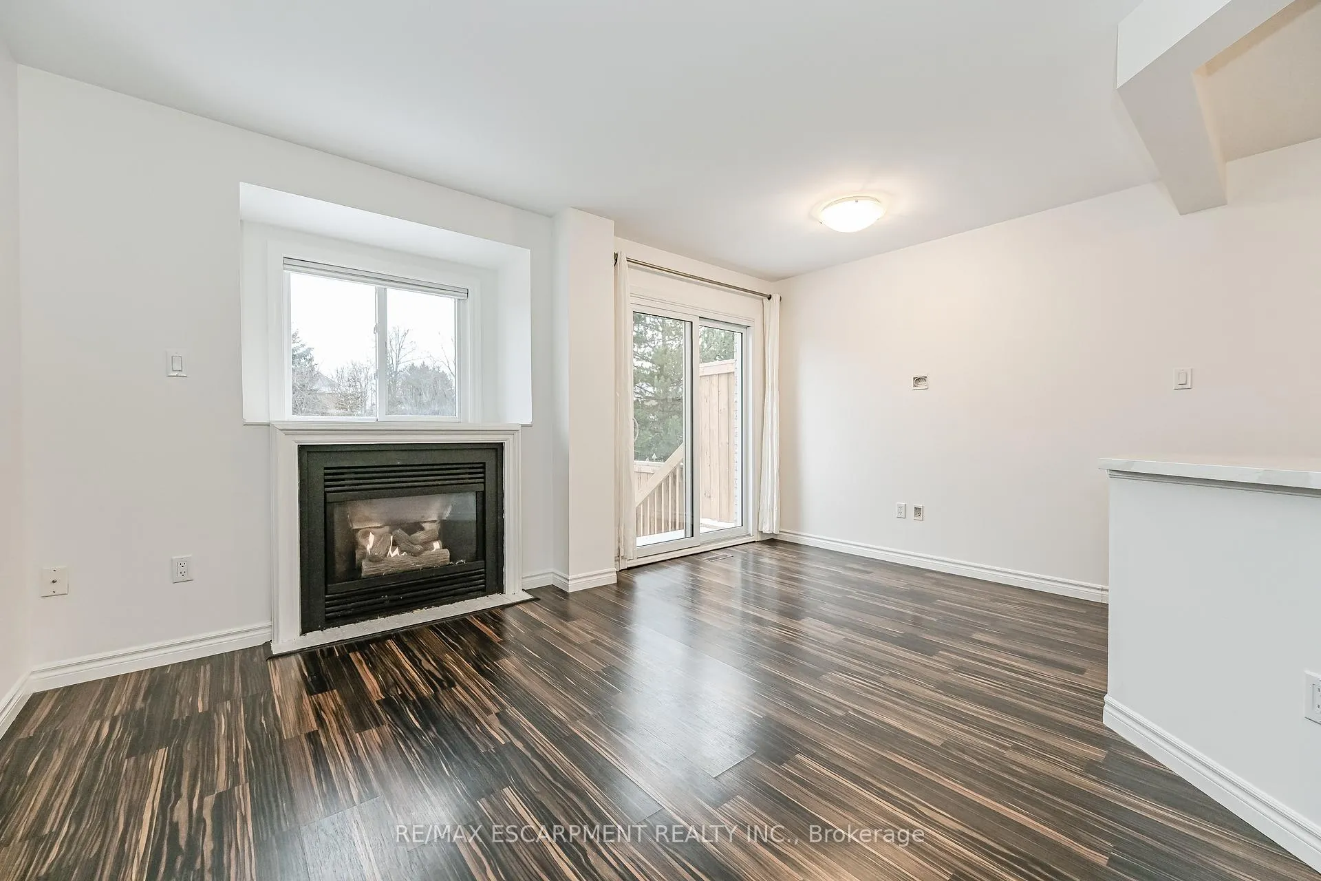Photo 5 of Unit 12, 75 Ryan's Way, Hamilton, Waterdown — HOMEH