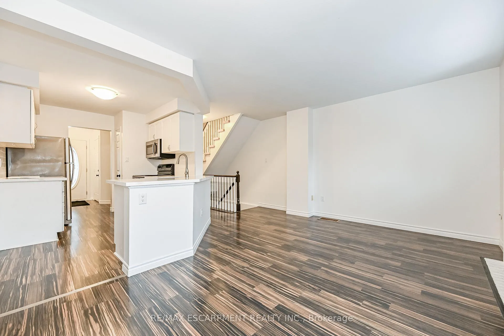 Photo 8 of Unit 12, 75 Ryan's Way, Hamilton, Waterdown — HOMEH