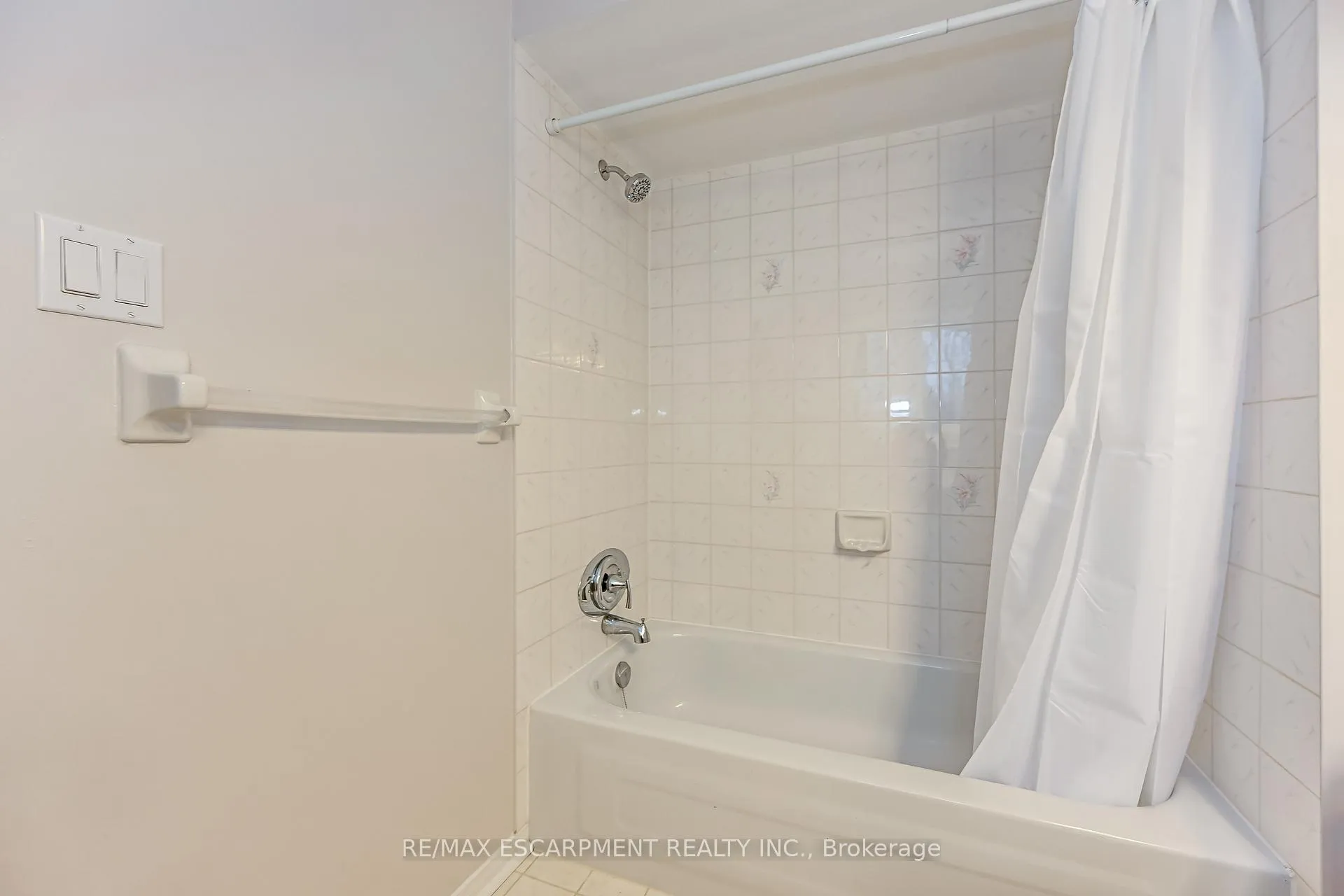 Photo 26 of Unit 12, 75 Ryan's Way, Hamilton, Waterdown — HOMEH
