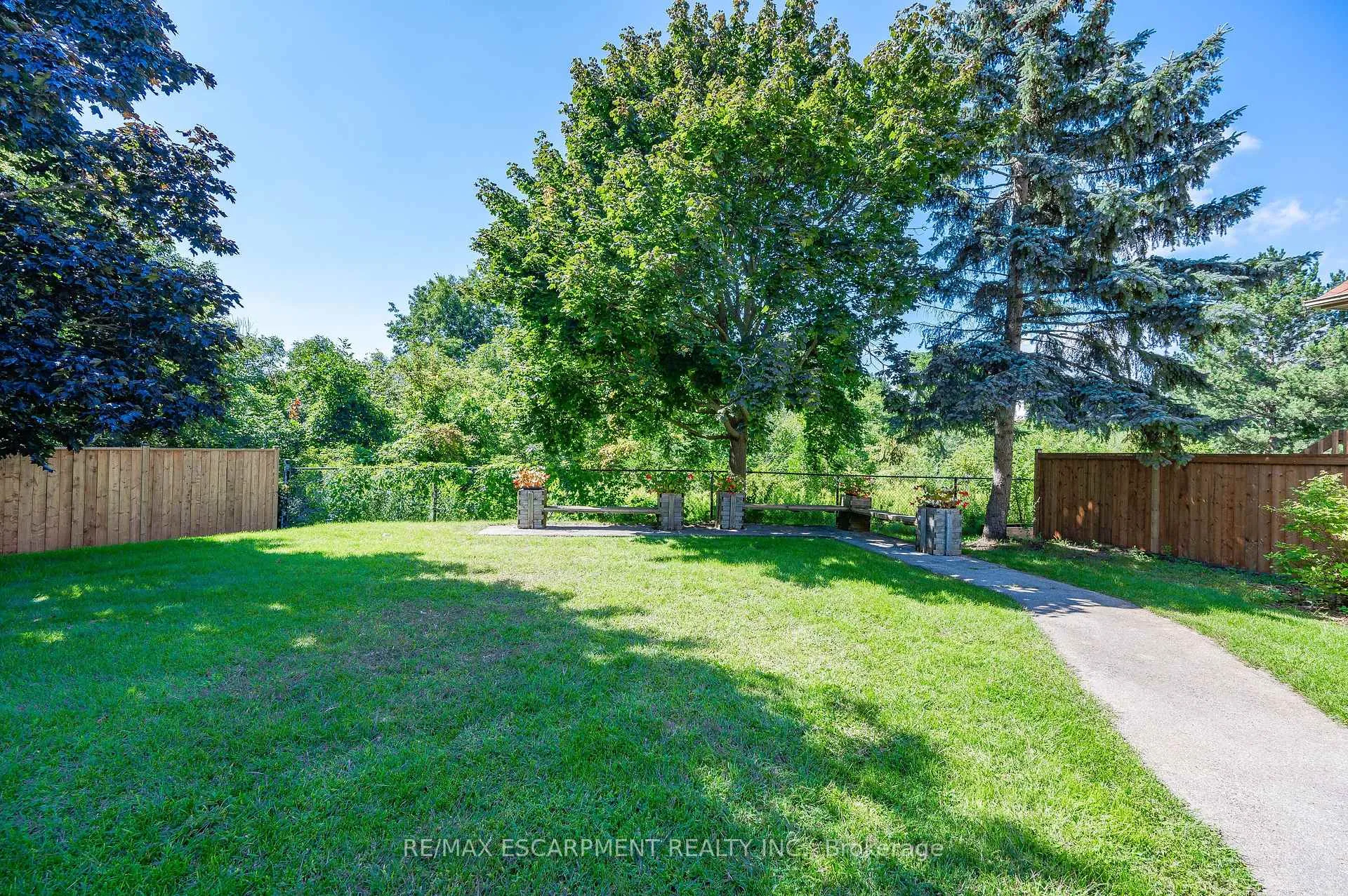 Photo 36 of Unit 12, 75 Ryan's Way, Hamilton, Waterdown — HOMEH