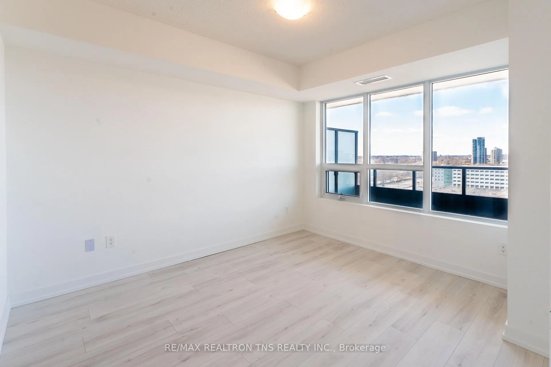 Photo 10 of Unit 1112, 1435 Celebration Drive, Pickering, Bay Ridges — HOMEH