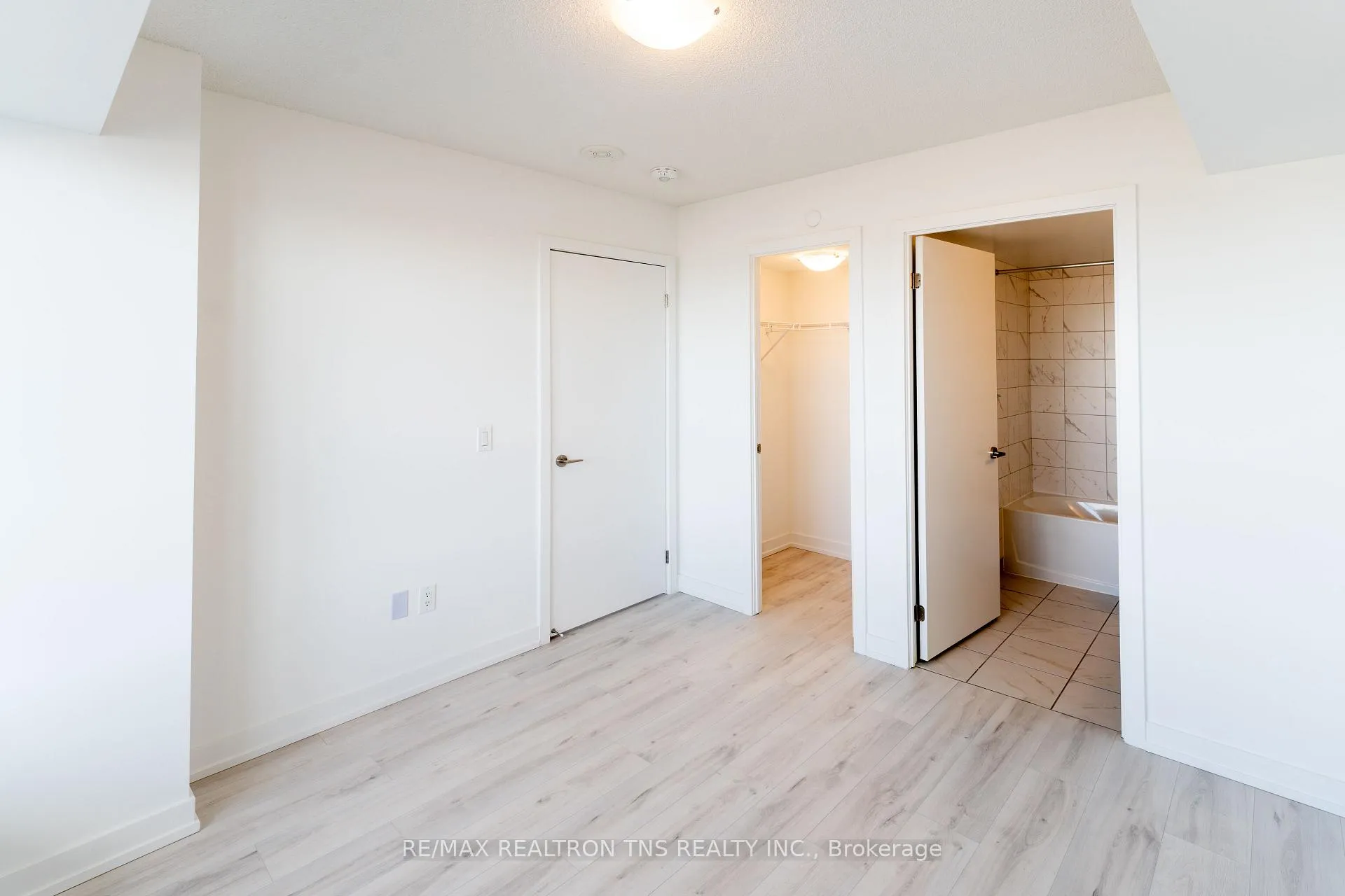 Photo 11 of Unit 1112, 1435 Celebration Drive, Pickering, Bay Ridges — HOMEH