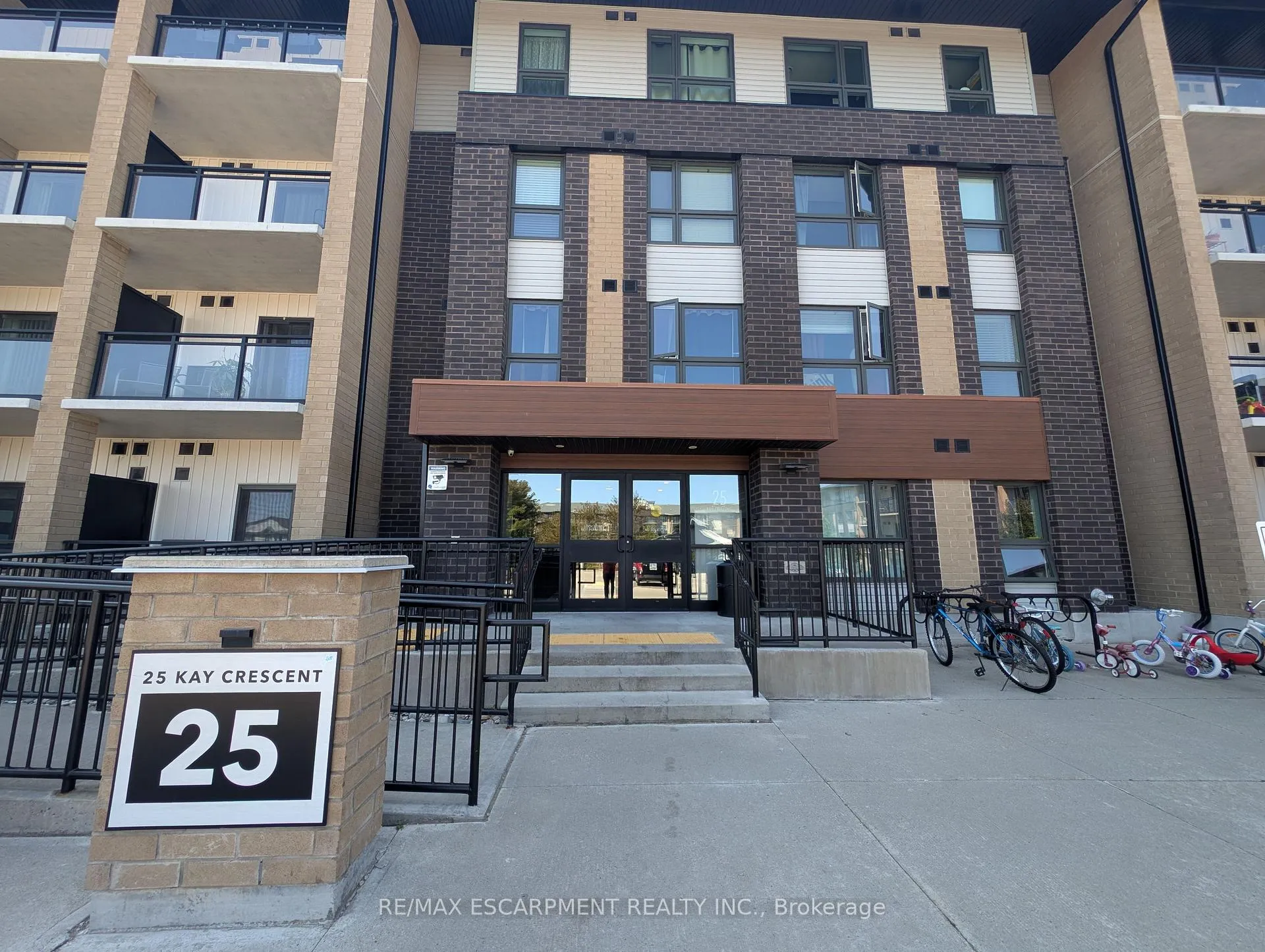 Front of Unit 207, 25 Kay Crescent