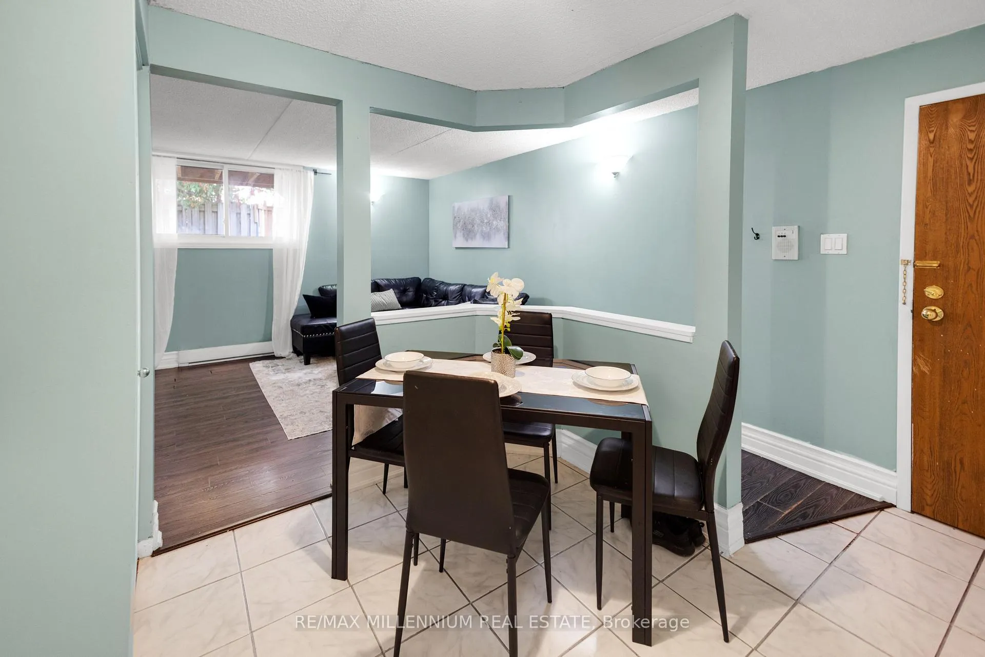 Photo 5 of Unit 303, 266 Overlea Drive, Kitchener, Forest Hill — HOMEH