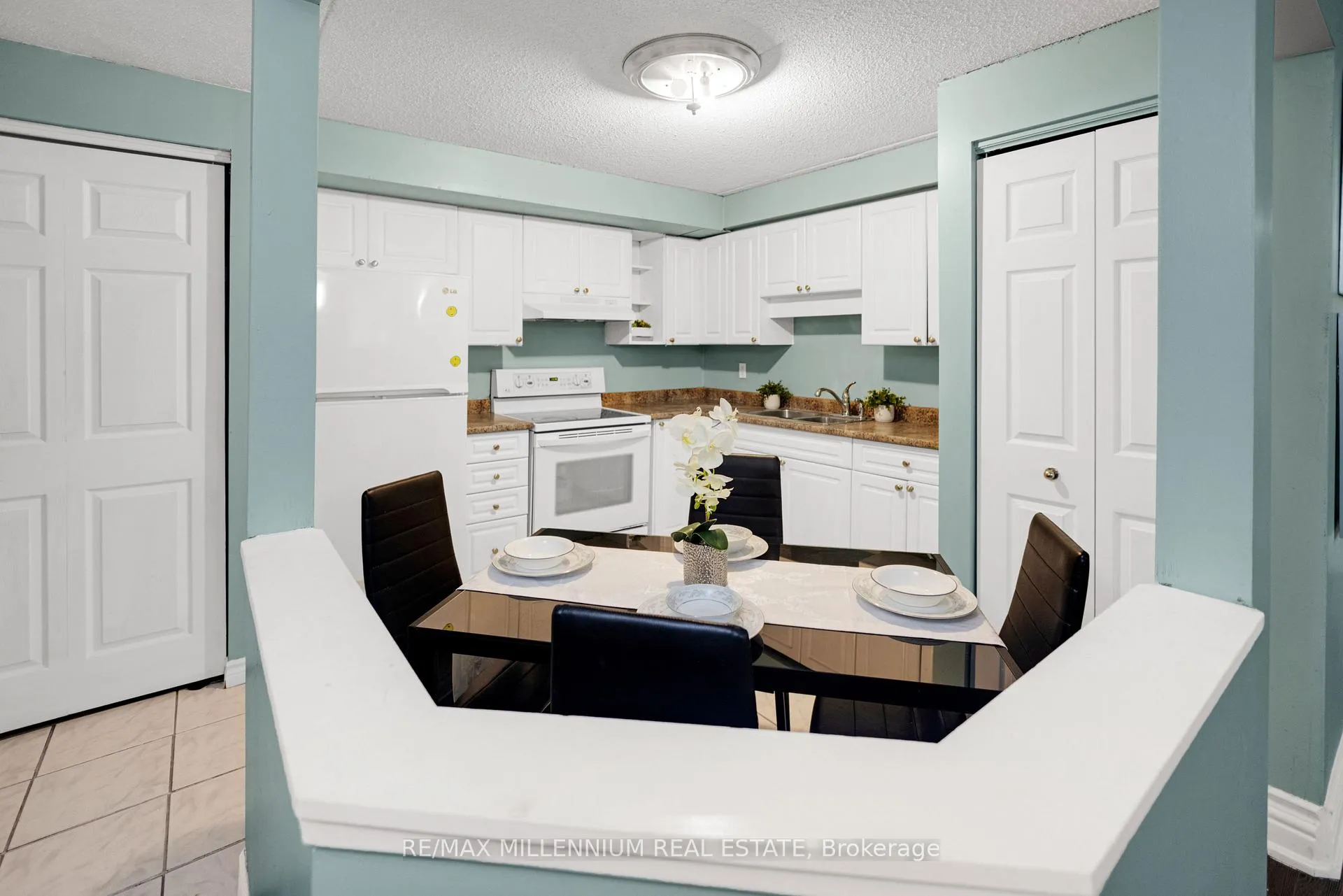 Photo 7 of Unit 303, 266 Overlea Drive, Kitchener, Forest Hill — HOMEH