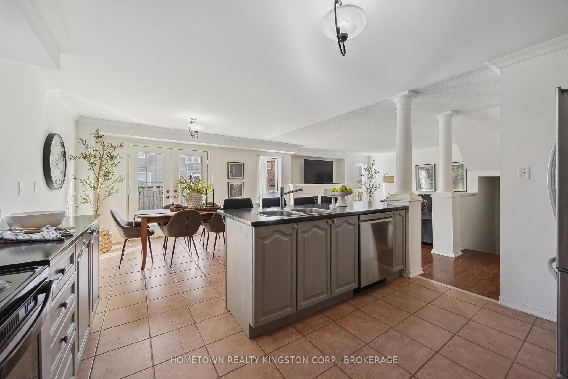 Photo 9 of 11 Holliman Lane, Ajax, South East — HOMEH
