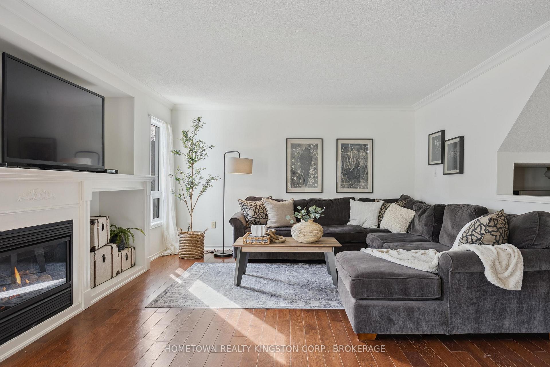 Photo 12 of 11 Holliman Lane, Ajax, South East — HOMEH