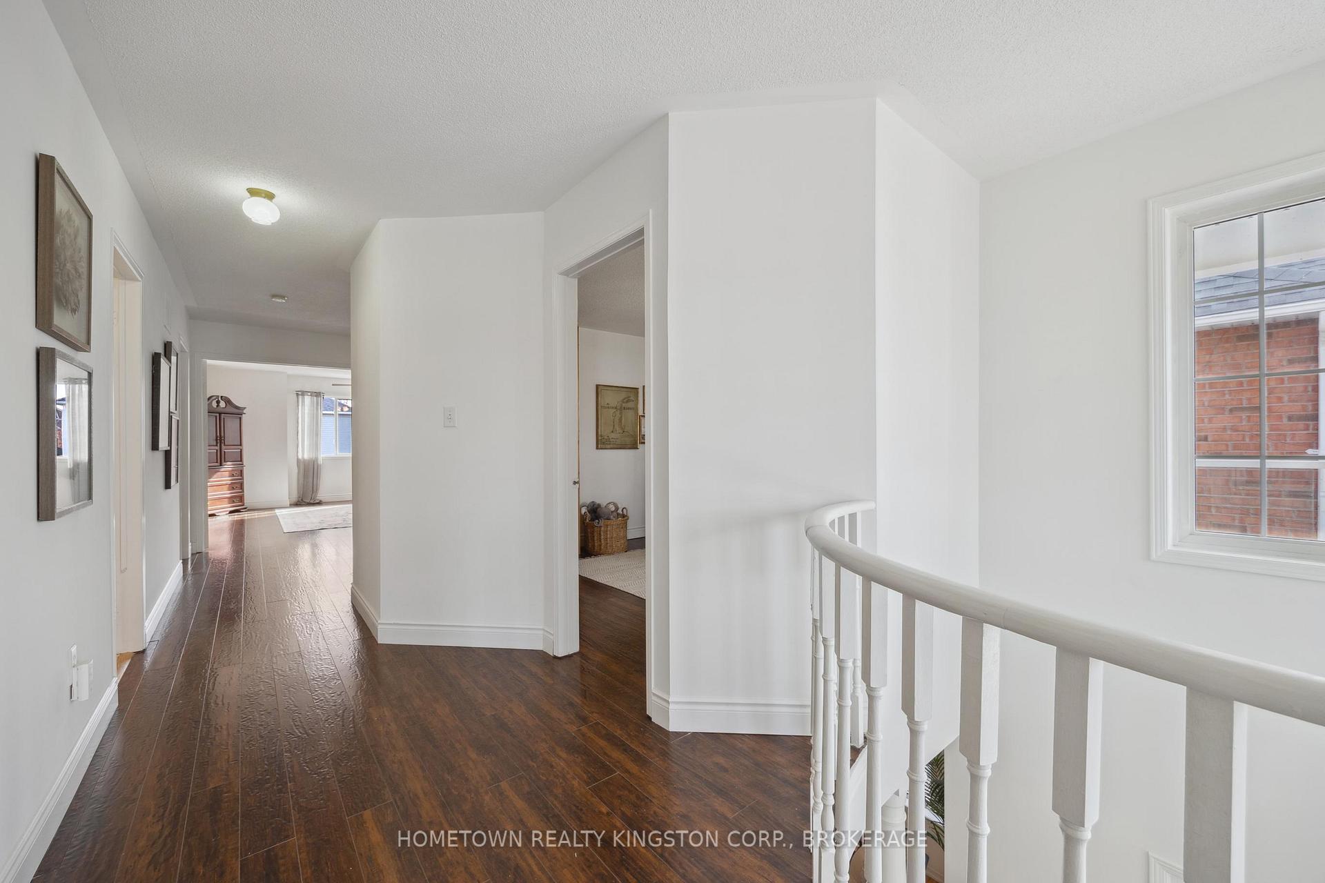 Photo 15 of 11 Holliman Lane, Ajax, South East — HOMEH