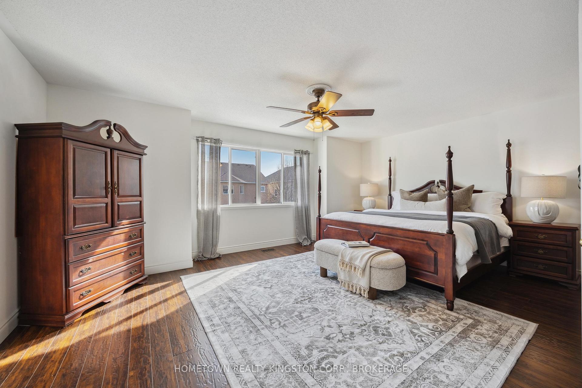 Photo 16 of 11 Holliman Lane, Ajax, South East — HOMEH