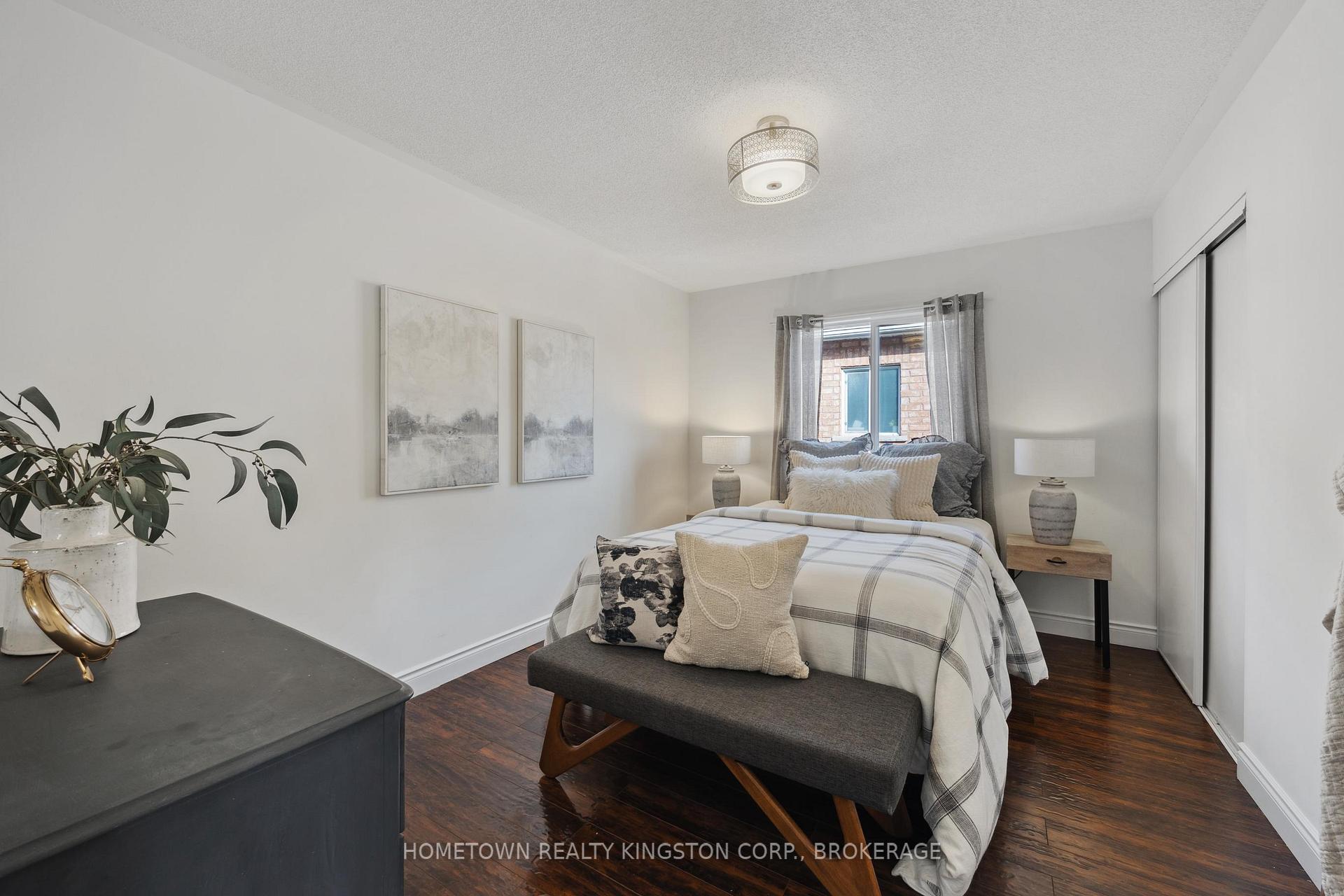 Photo 18 of 11 Holliman Lane, Ajax, South East — HOMEH