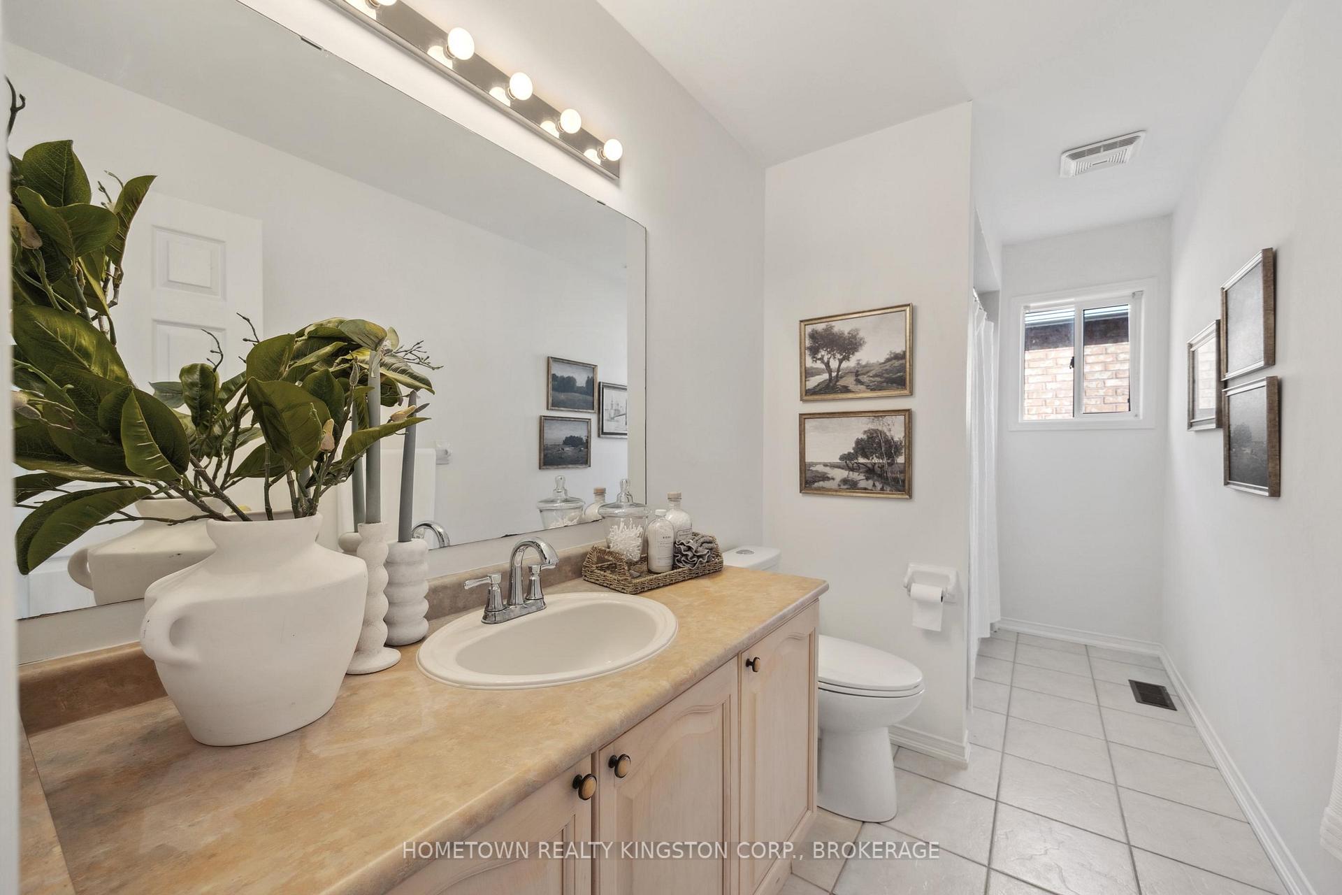 Photo 19 of 11 Holliman Lane, Ajax, South East — HOMEH