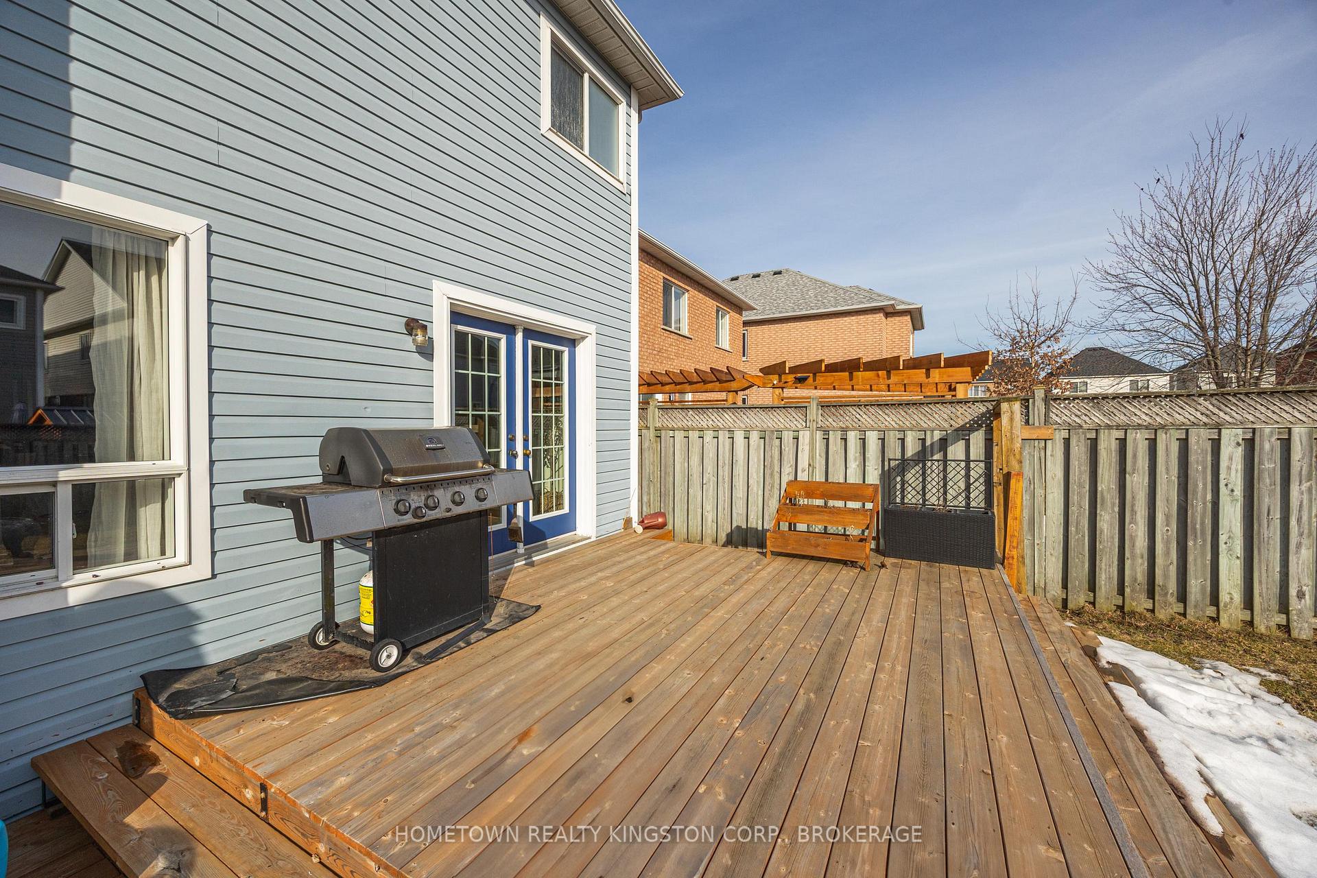 Photo 25 of 11 Holliman Lane, Ajax, South East — HOMEH