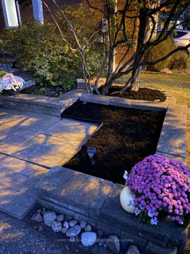Photo 28 of 11 Holliman Lane, Ajax, South East — HOMEH