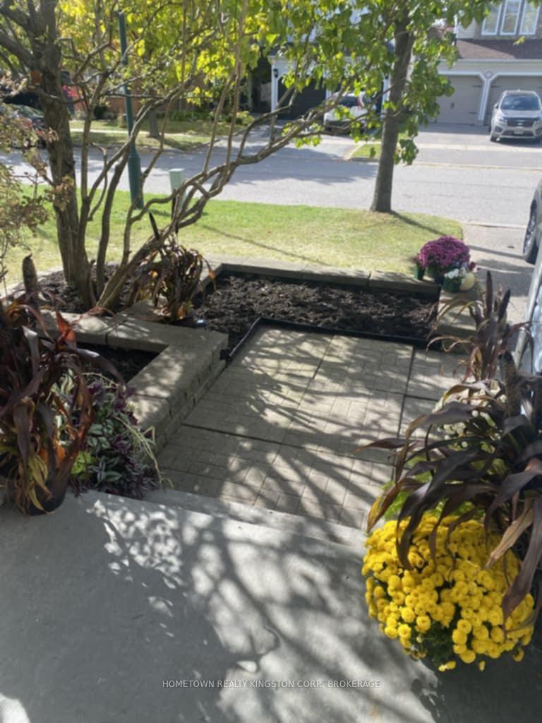 Photo 29 of 11 Holliman Lane, Ajax, South East — HOMEH