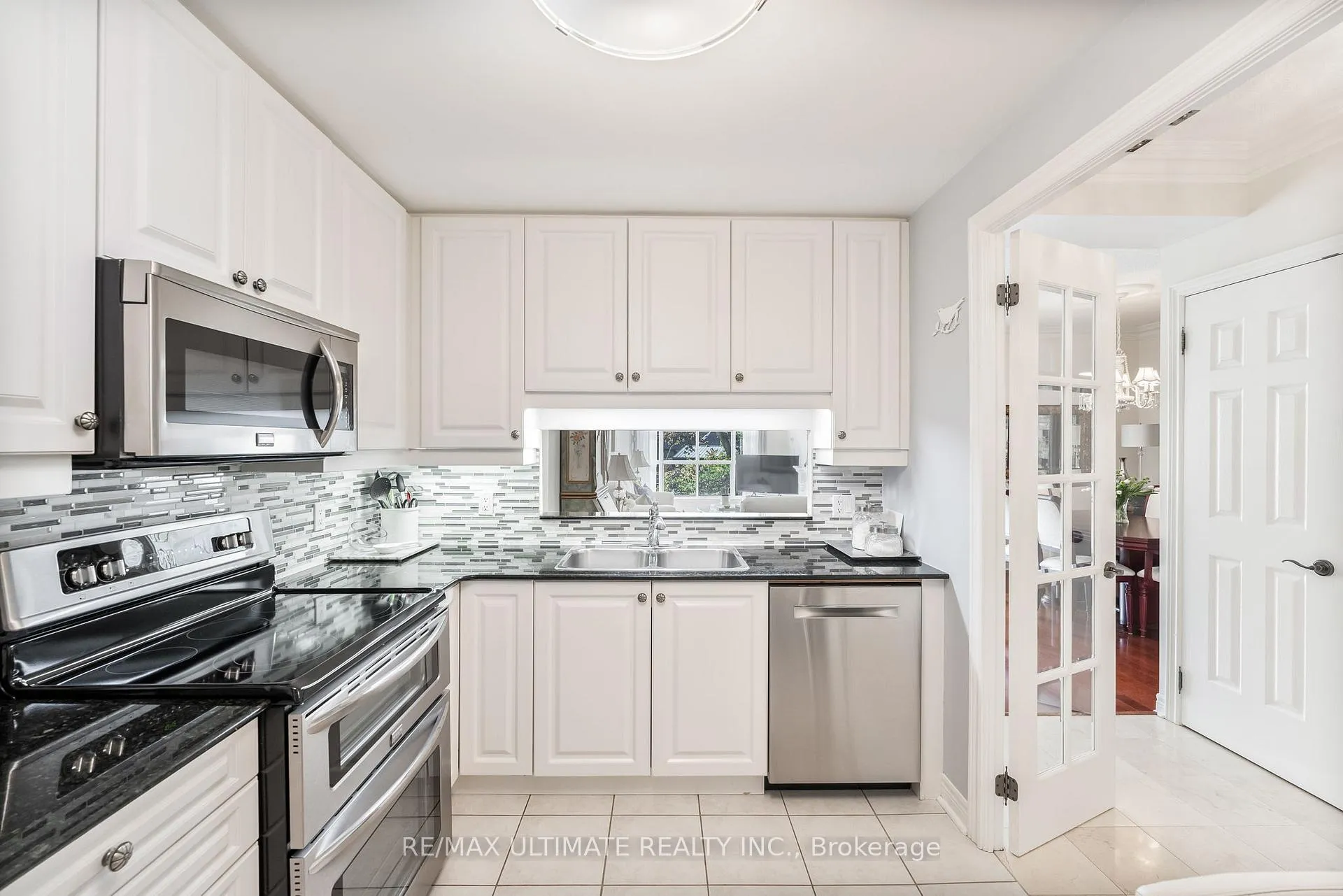 Photo 6 of Unit 203, 3085 Bloor Street W, Etobicoke, Stonegate-Queensway — HOMEH