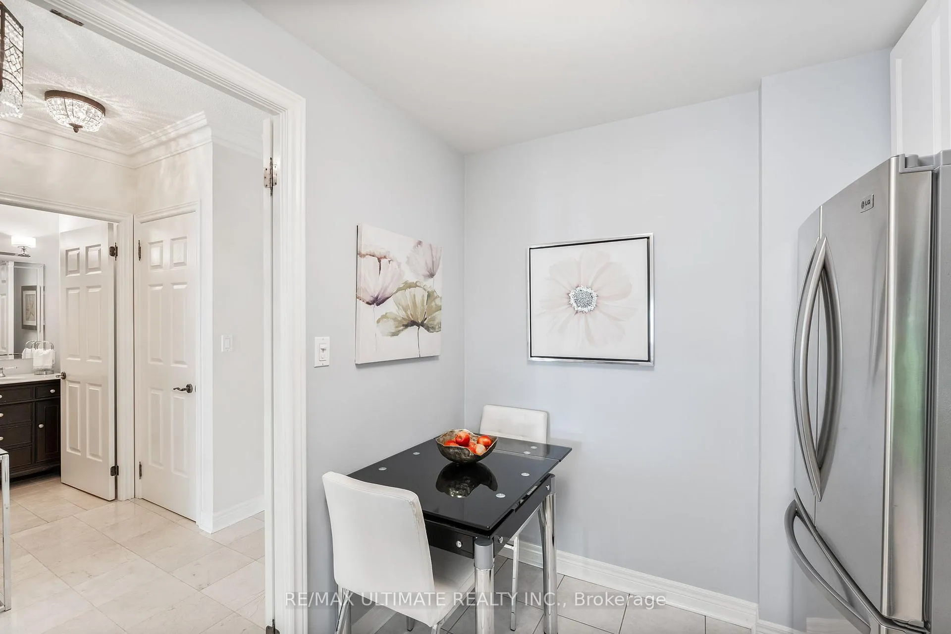 Photo 8 of Unit 203, 3085 Bloor Street W, Etobicoke, Stonegate-Queensway — HOMEH