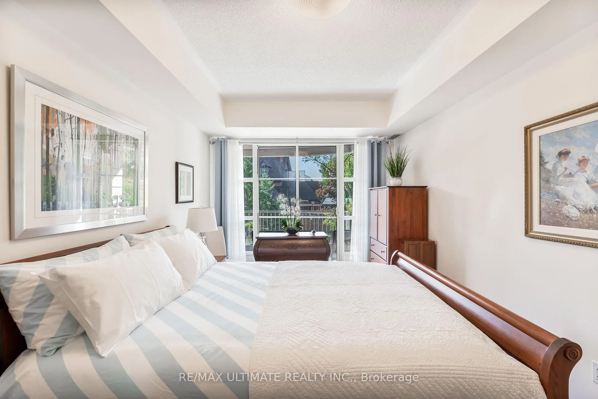 Photo 13 of Unit 203, 3085 Bloor Street W, Etobicoke, Stonegate-Queensway — HOMEH