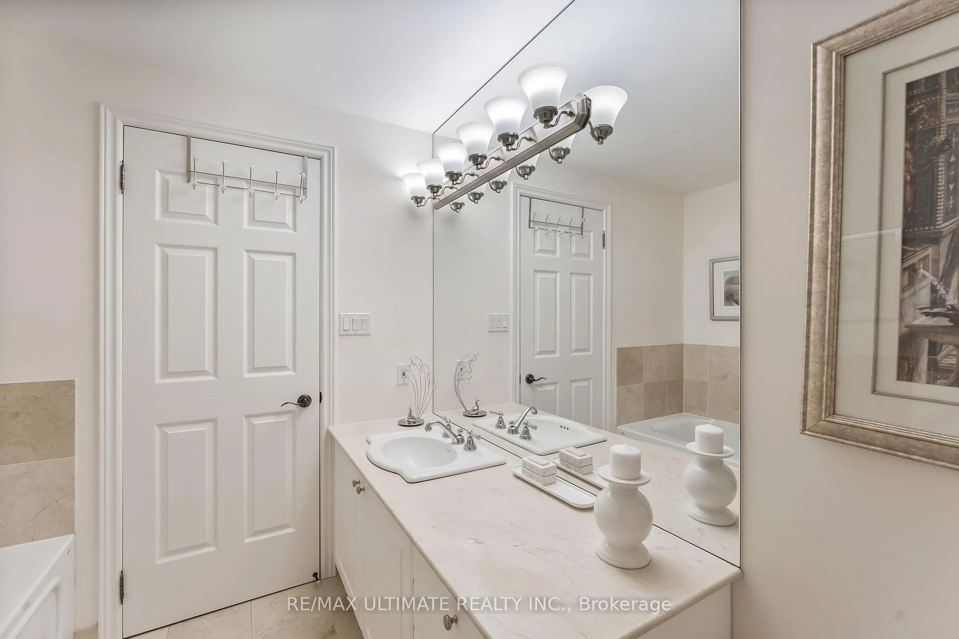 Photo 16 of Unit 203, 3085 Bloor Street W, Etobicoke, Stonegate-Queensway — HOMEH