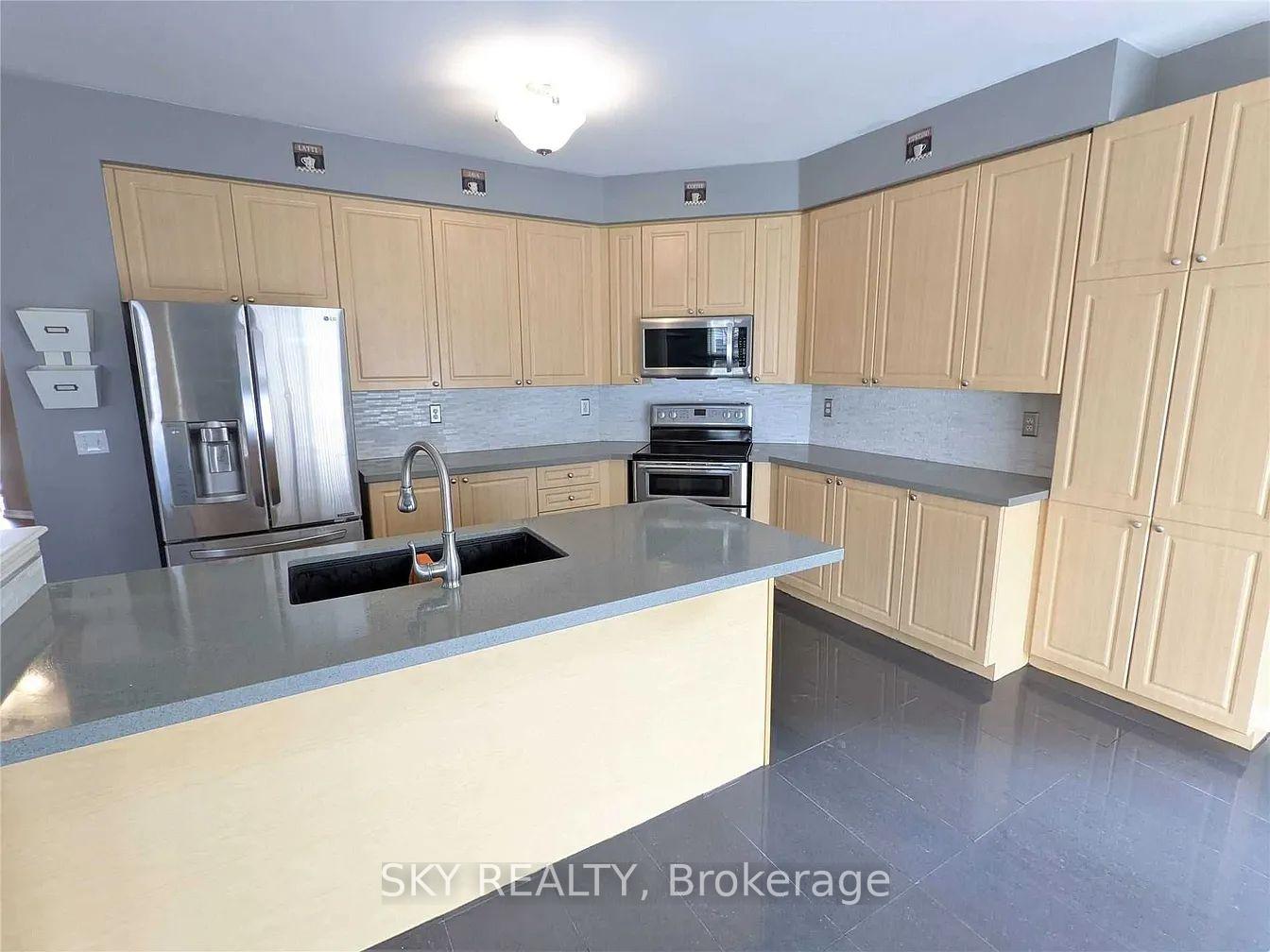 Photo 3 of 139 Jennings Drive, Clarington, Bowmanville — HOMEH