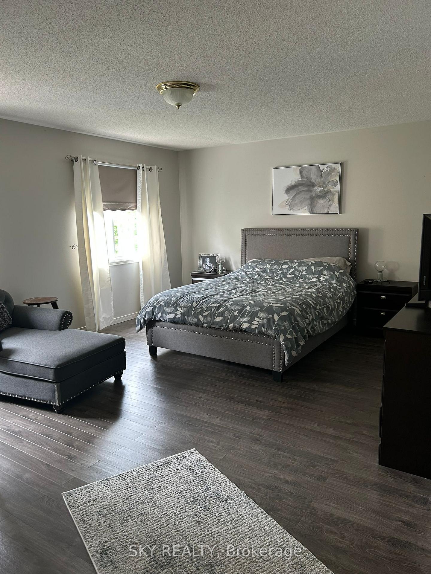 Photo 9 of 139 Jennings Drive, Clarington, Bowmanville — HOMEH