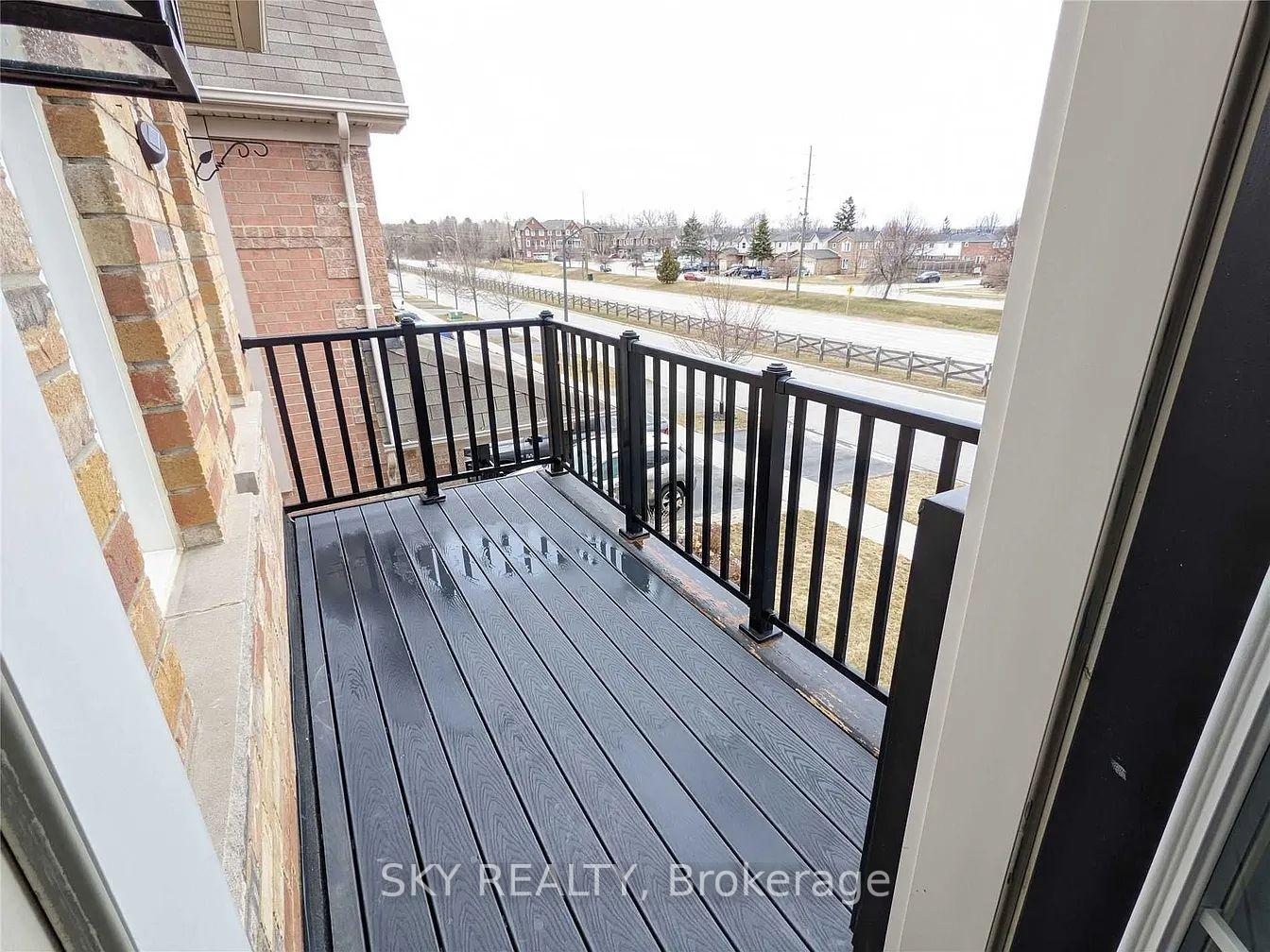 Photo 11 of 139 Jennings Drive, Clarington, Bowmanville — HOMEH