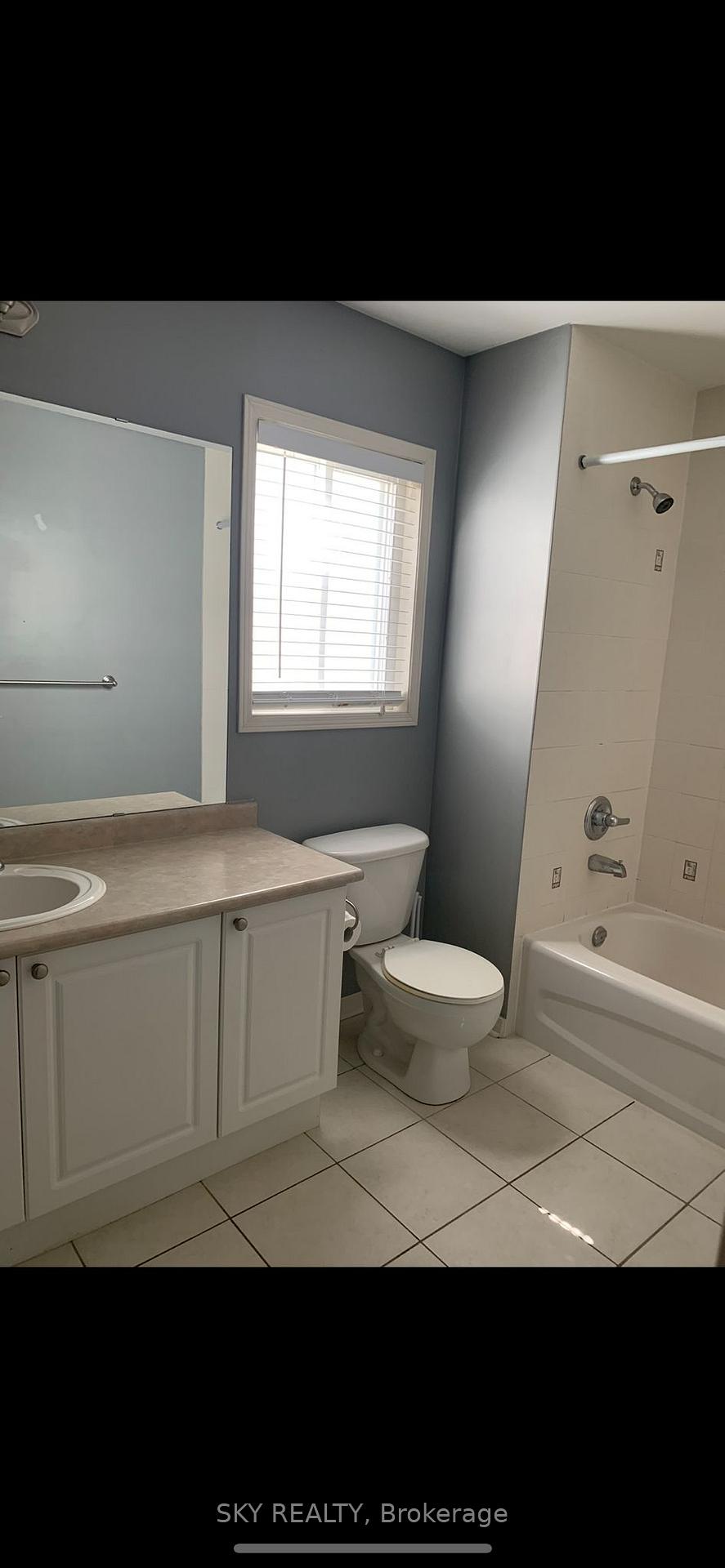 Photo 12 of 139 Jennings Drive, Clarington, Bowmanville — HOMEH