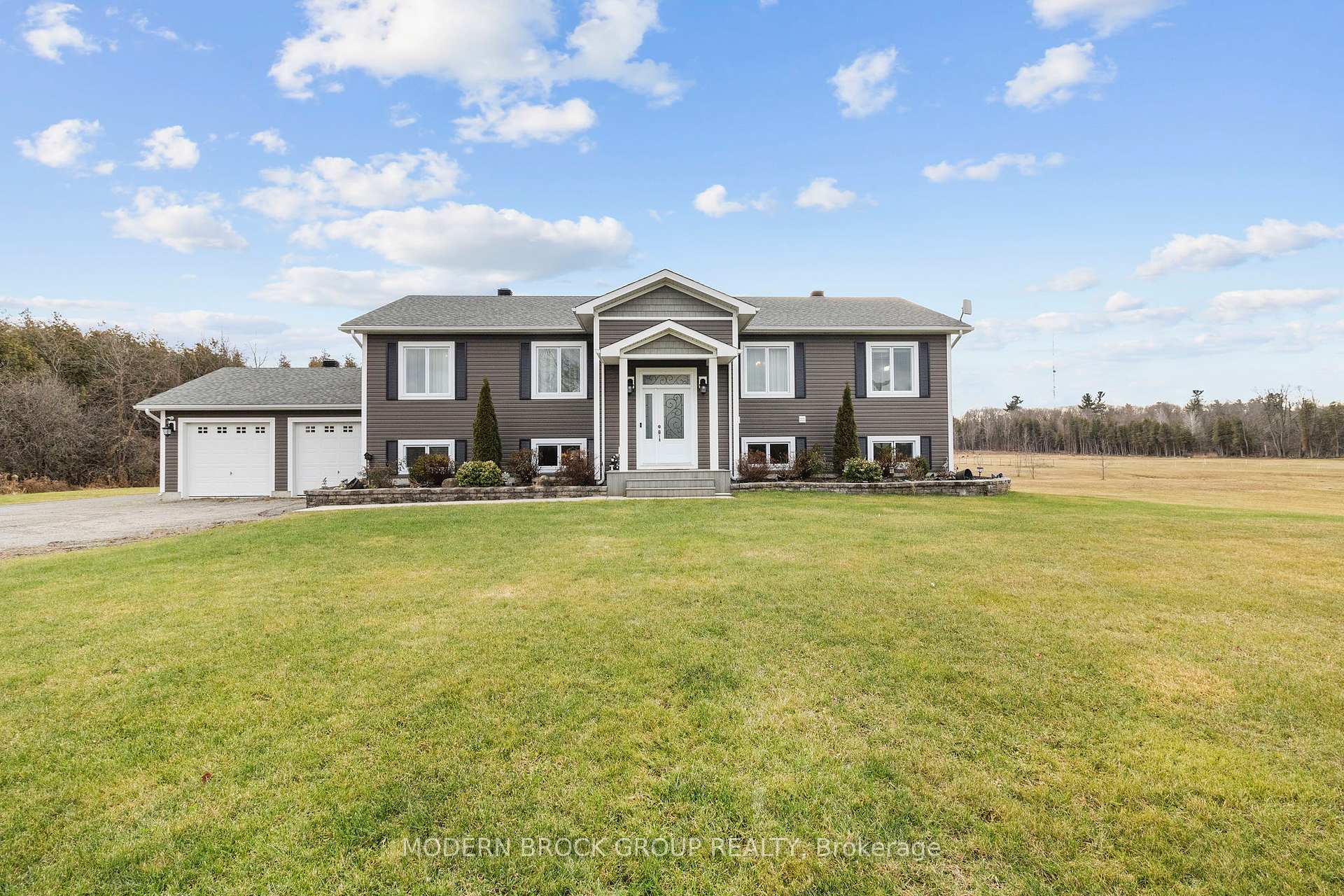 Photo 2 of 2221 Crowder Road, Edwardsburgh/Cardinal, Edwardsburgh/Cardinal Twp — HOMEH