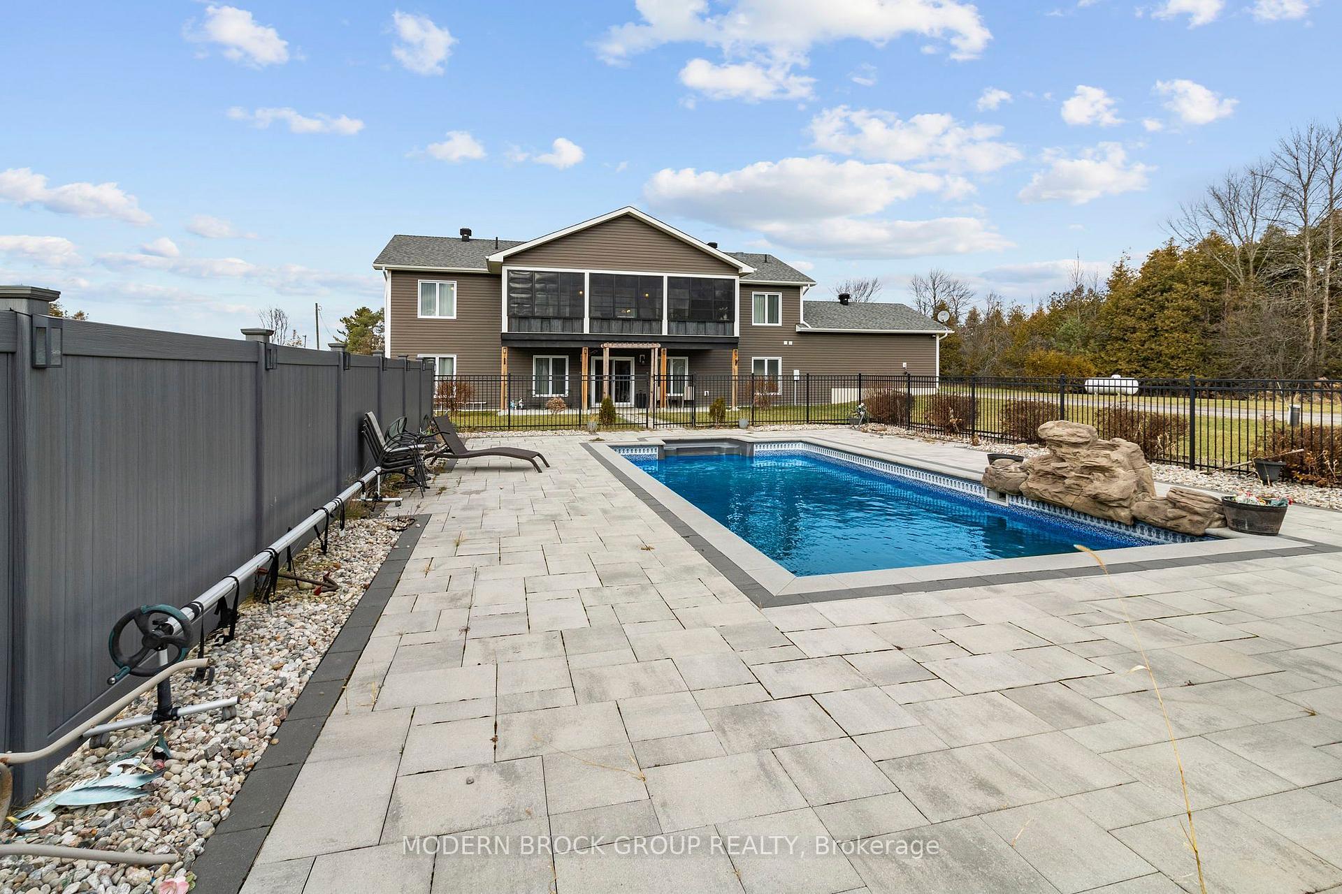 Photo 3 of 2221 Crowder Road, Edwardsburgh/Cardinal, Edwardsburgh/Cardinal Twp — HOMEH