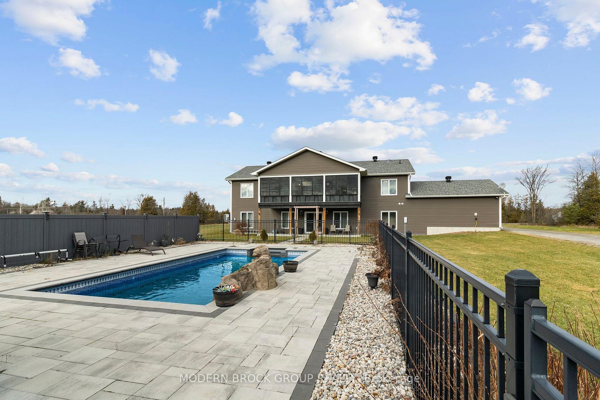 Photo 4 of 2221 Crowder Road, Edwardsburgh/Cardinal, Edwardsburgh/Cardinal Twp — HOMEH