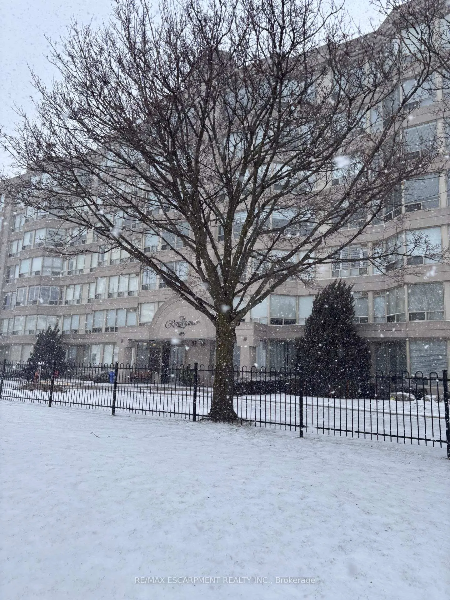 Photo 2 of Unit 606, 495 Highway 8, Hamilton, Stoney Creek — HOMEH