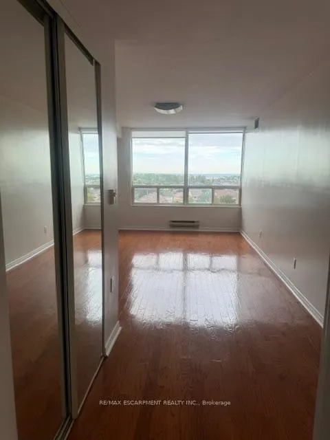 Photo 15 of Unit 606, 495 Highway 8, Hamilton, Stoney Creek — HOMEH