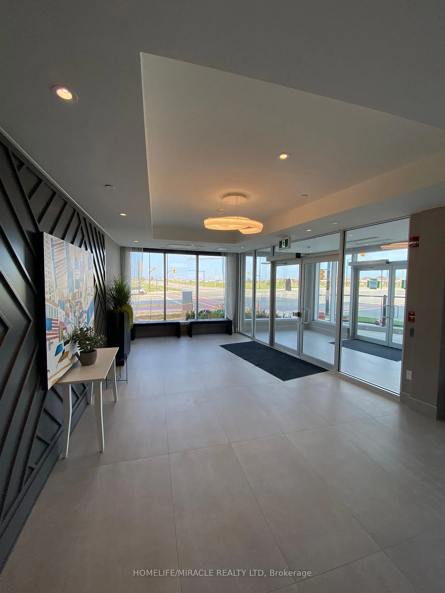 Photo 4 of Unit 508, 200 Lagerfeld Drive, Brampton, Northwest Brampton — HOMEH